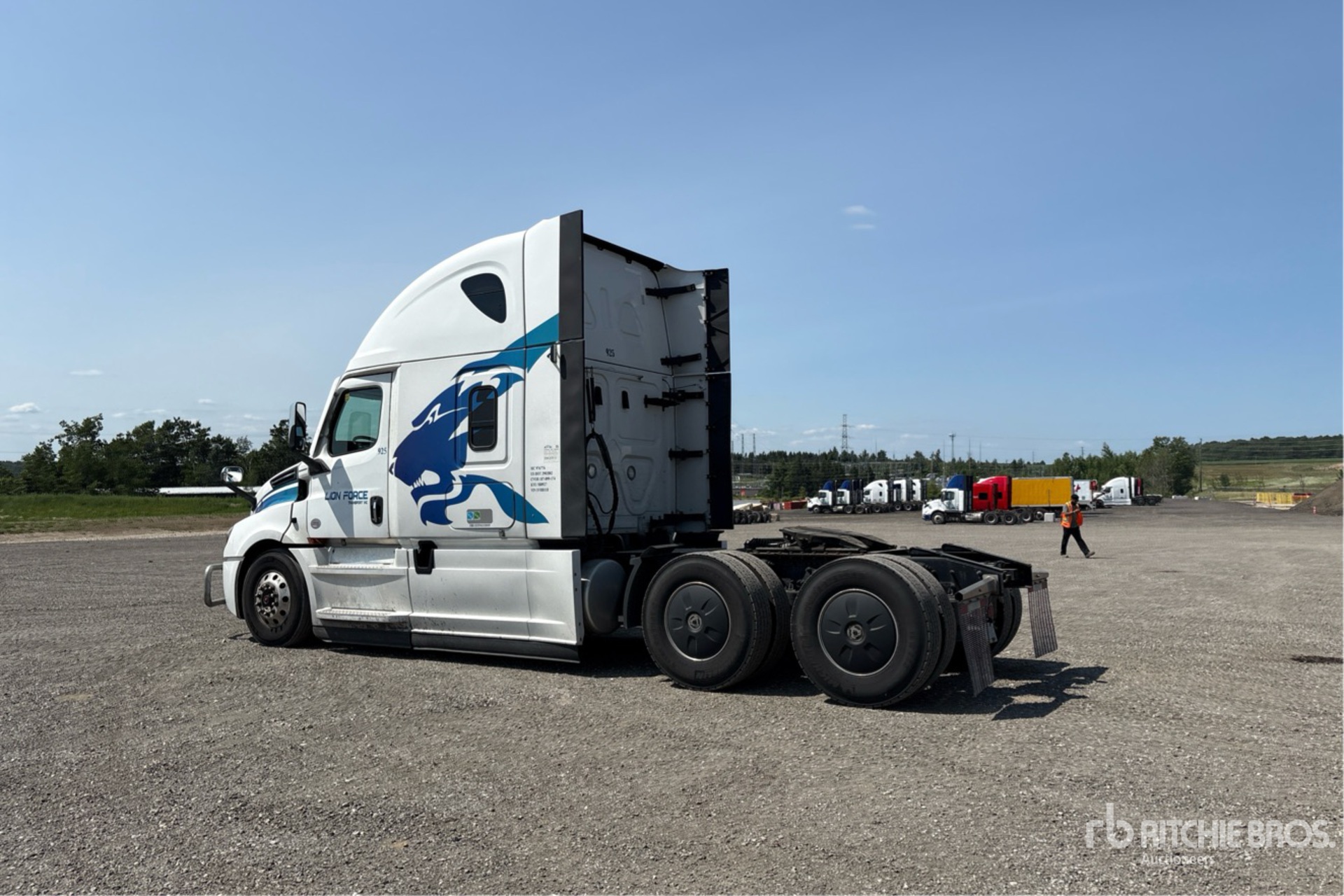 2024 Freightliner CASCADIA 126