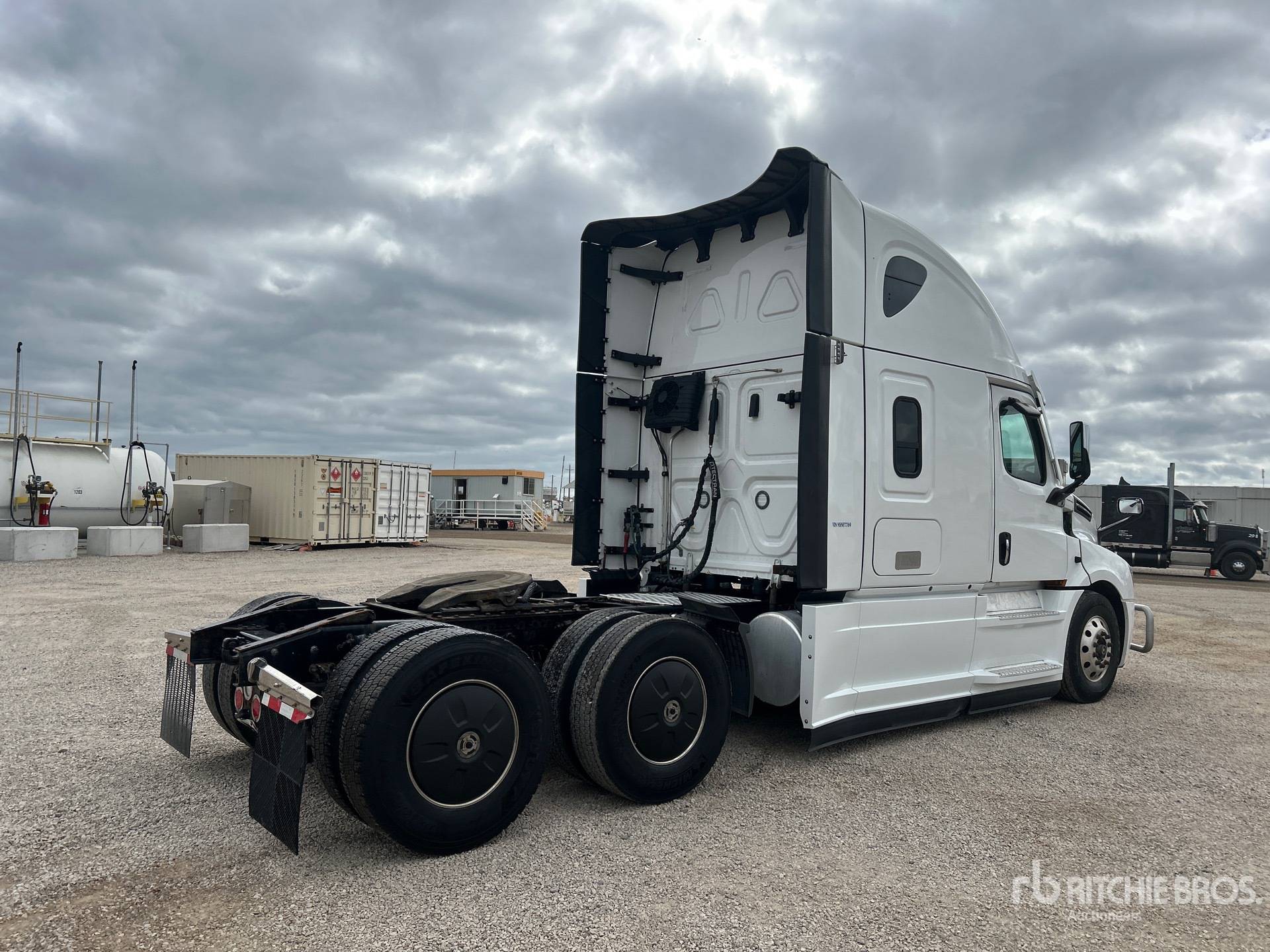 2023 Freightliner CASCADIA 126