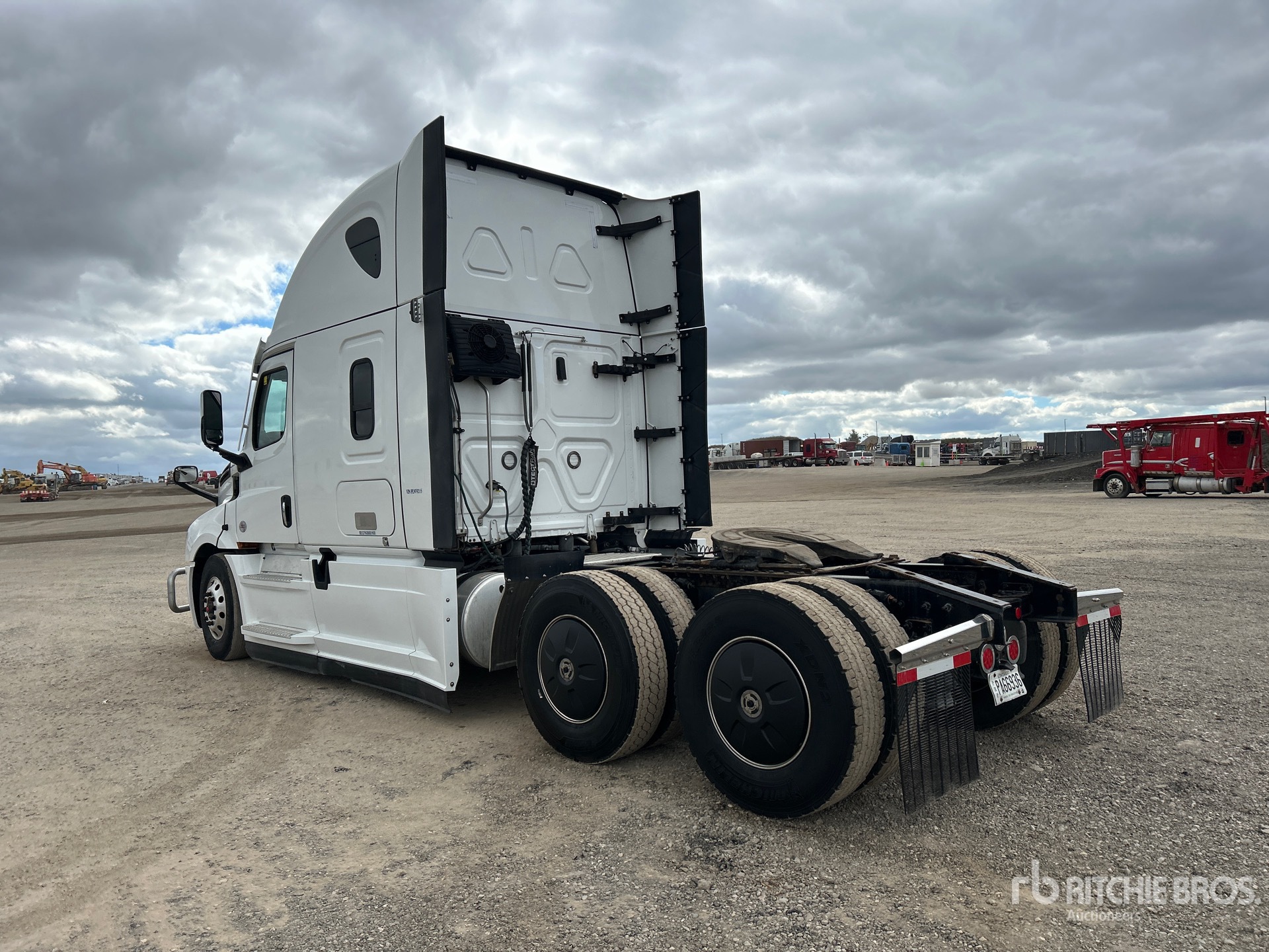 2023 Freightliner CASCADIA 126