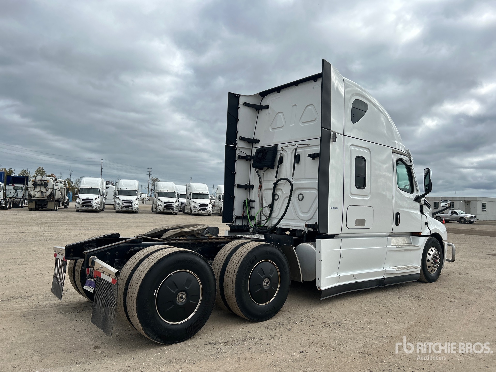 2023 Freightliner CASCADIA 126
