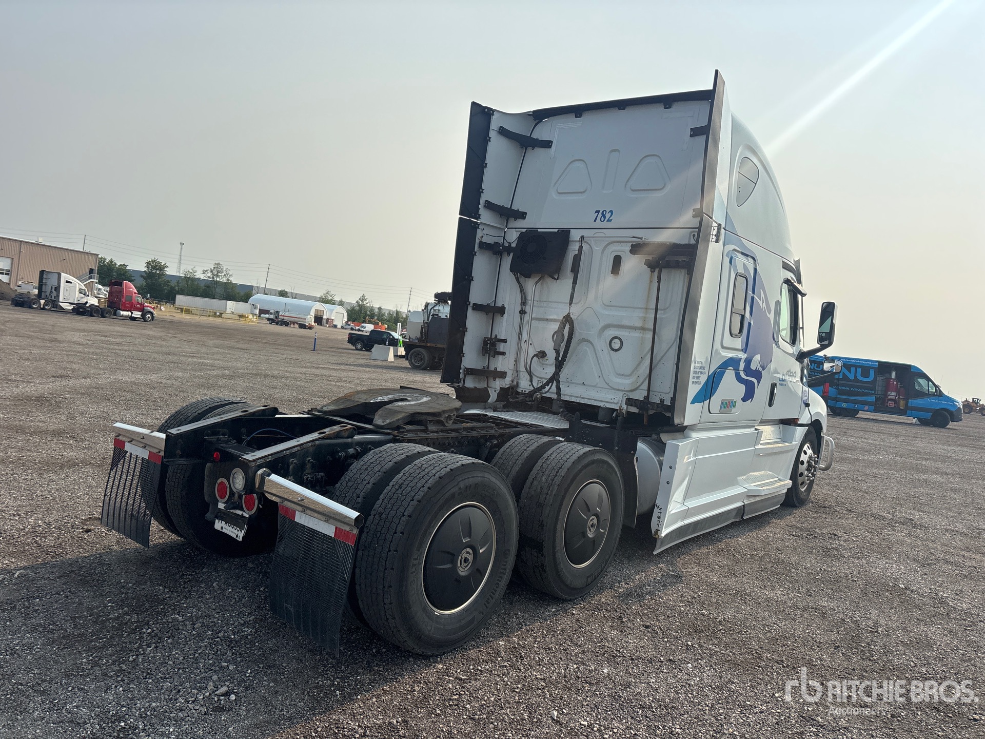 2023 Freightliner CASCADIA 126