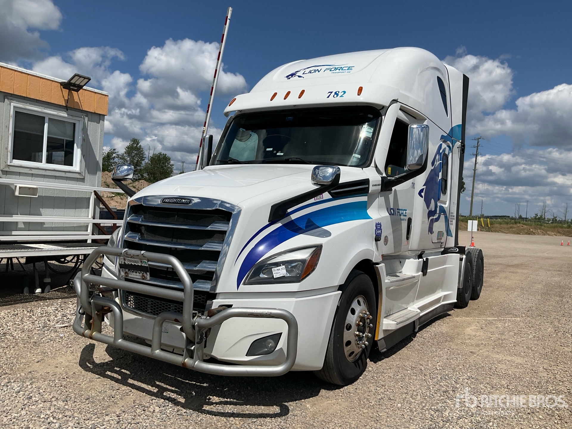 2023 Freightliner CASCADIA 126