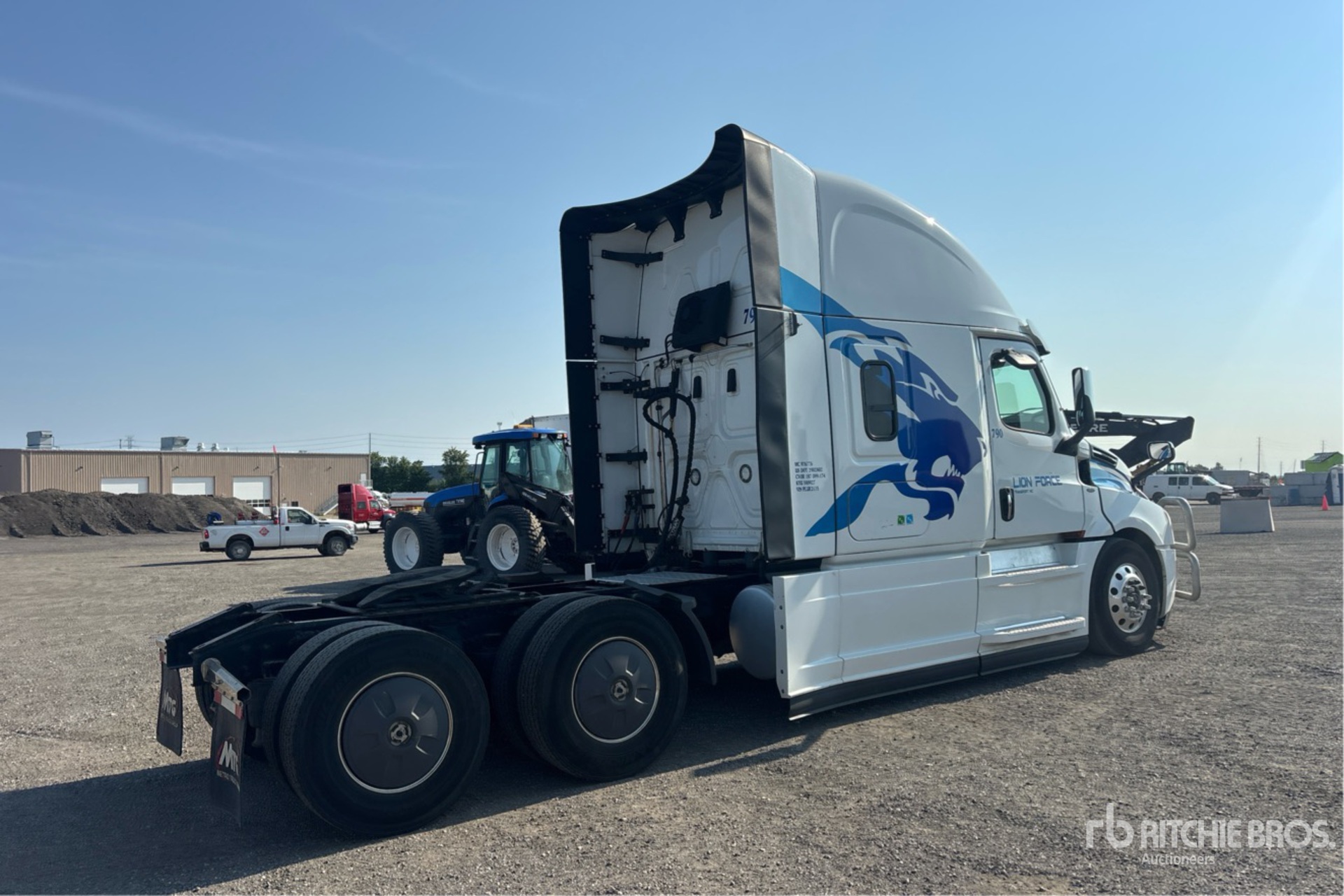 2023 Freightliner CASCADIA 126