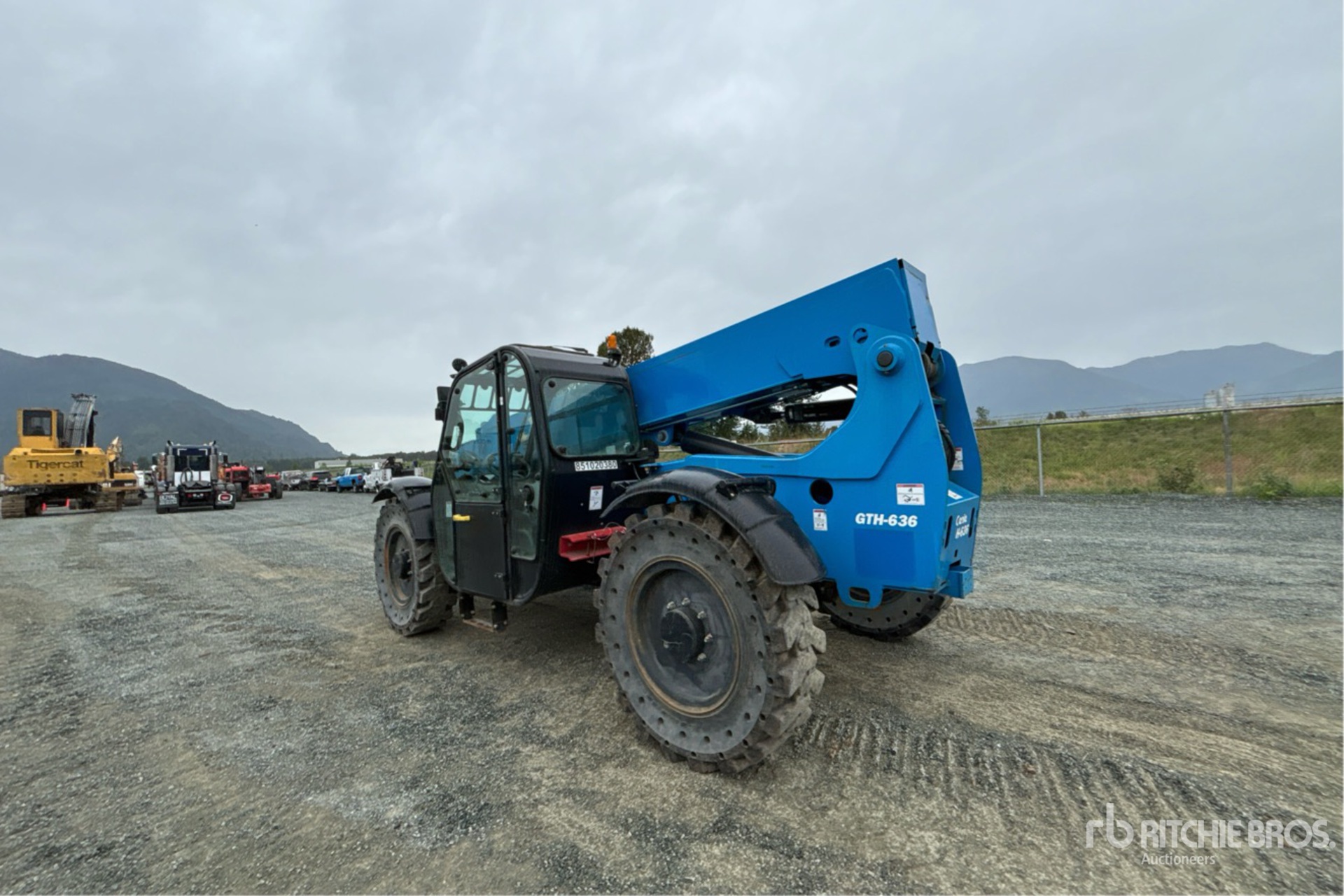 General Appearance with Picture, Left Rear Corner