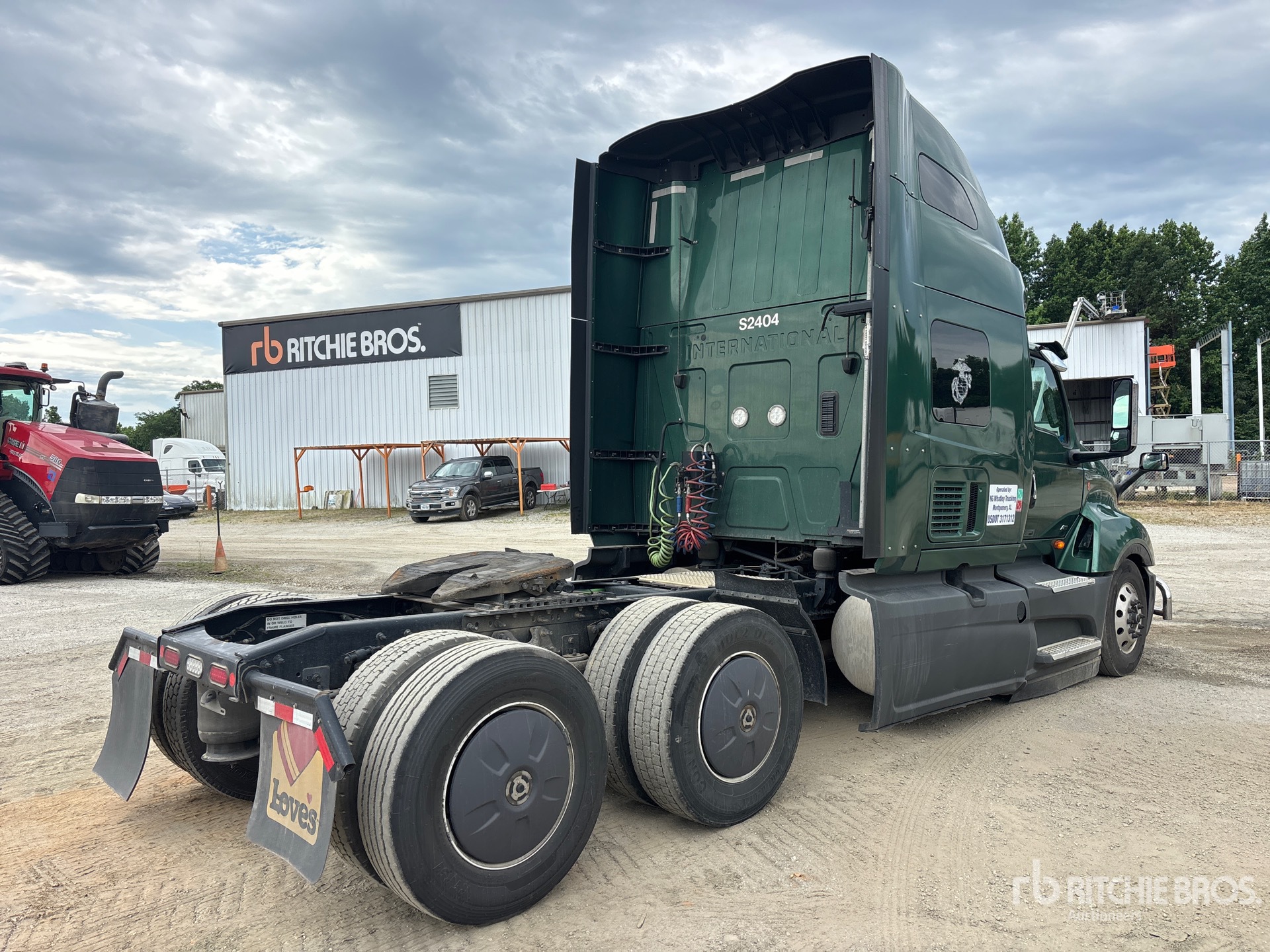 2023 International LT625