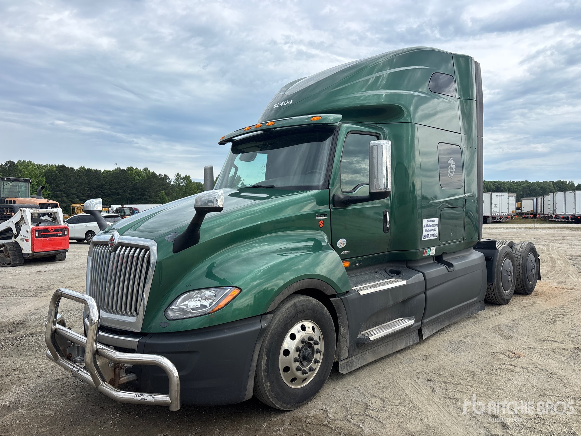 Photo of 2023 International LT625
