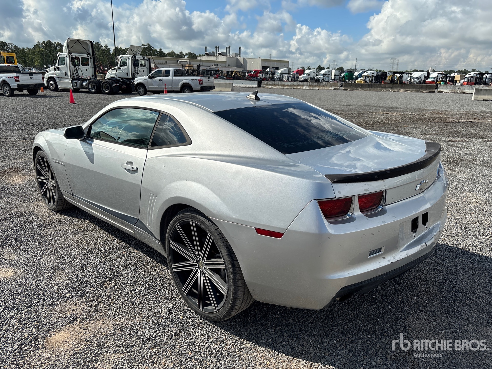 General Appearance with Picture, Left Rear Corner