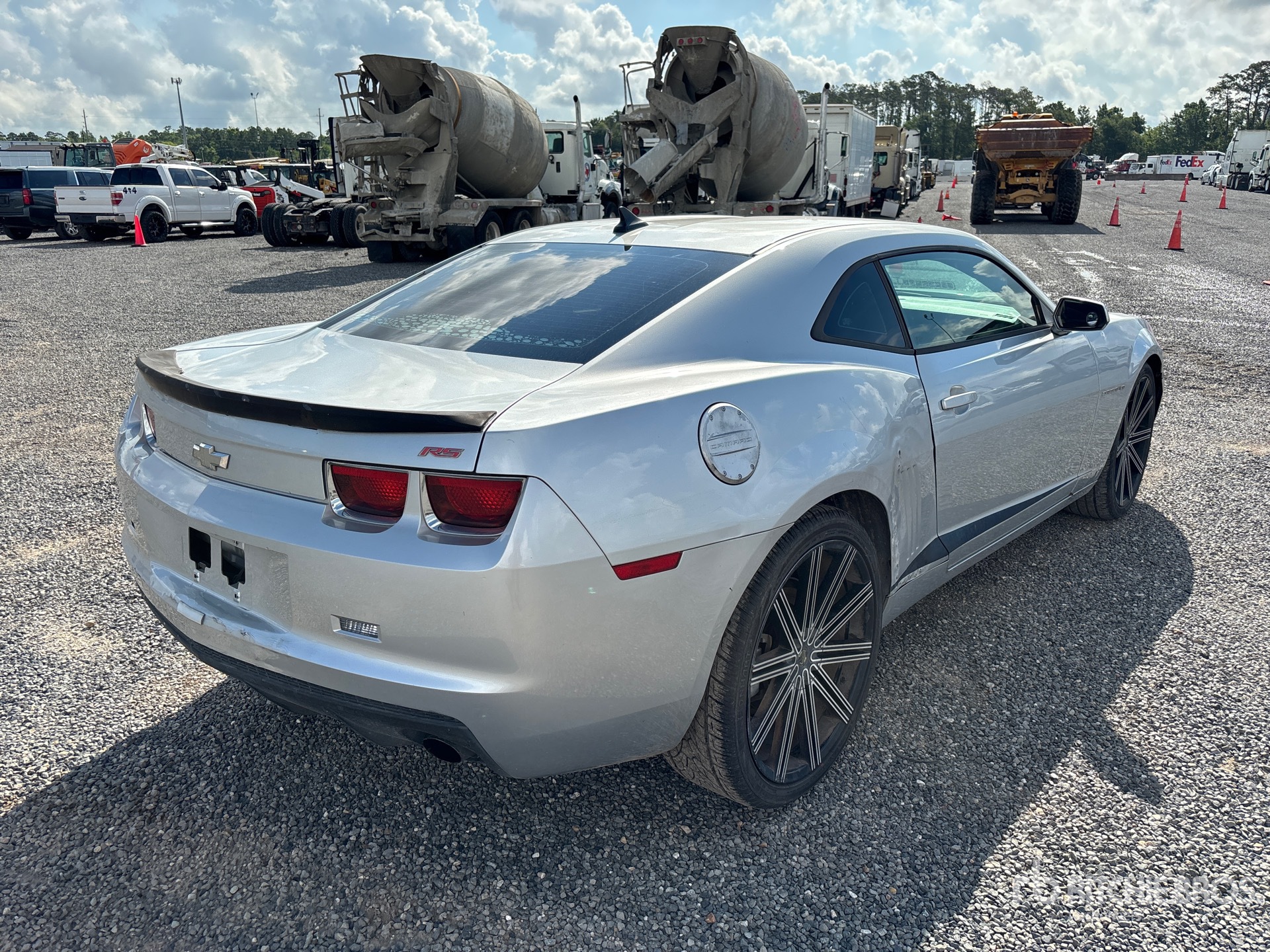 General Appearance with Picture, Right Rear Corner