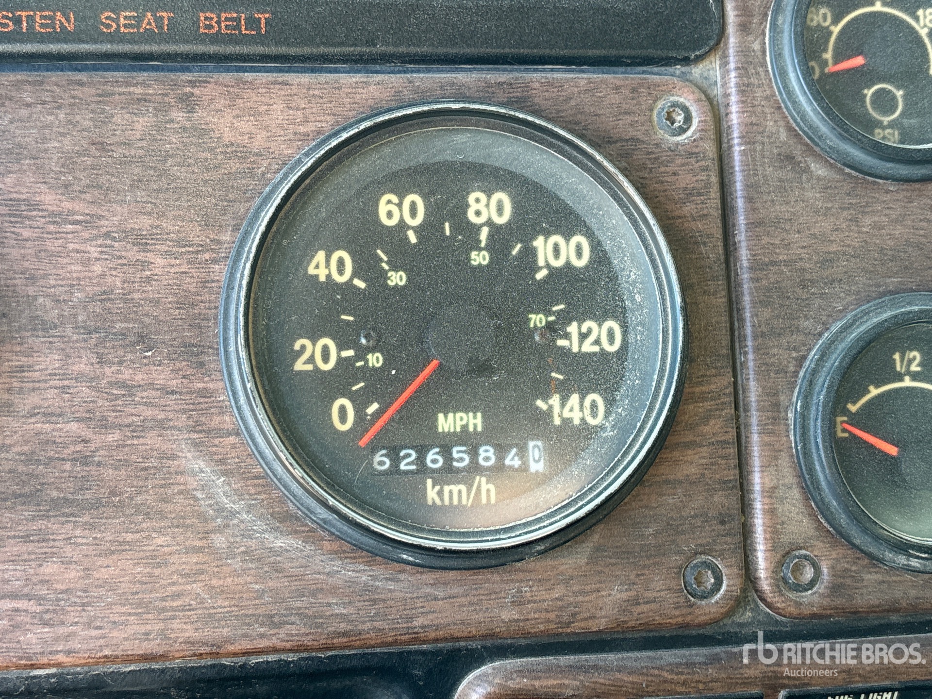 Aspect général with Compteur horaire / compteur kilométrique