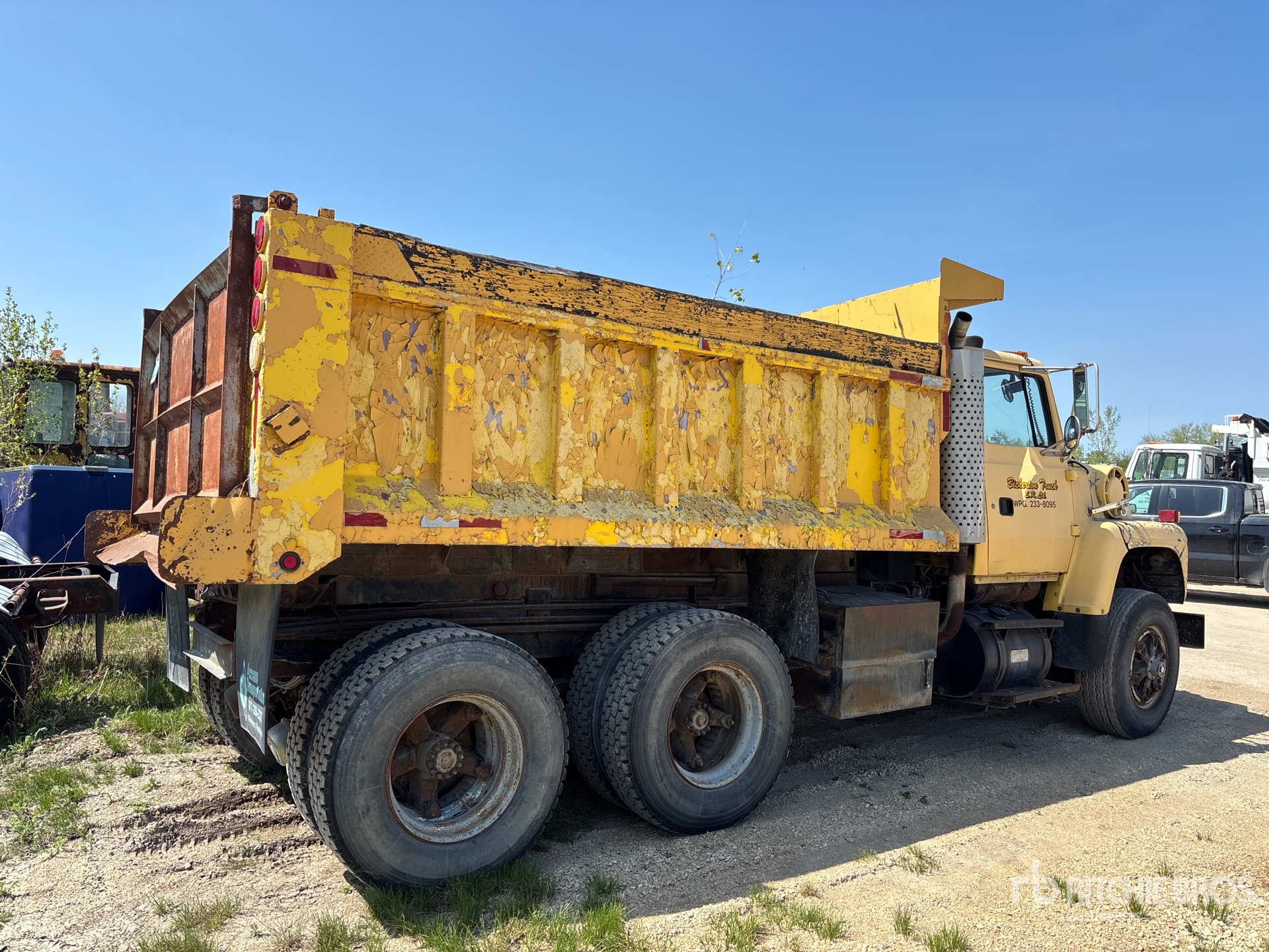 General Appearance with Picture, Right Rear Corner