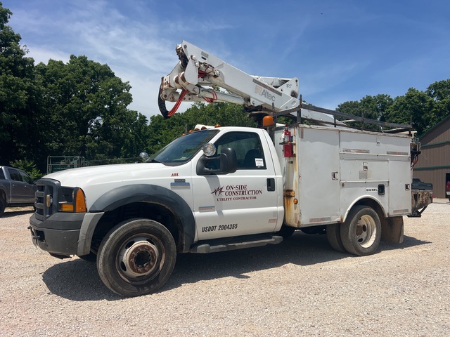 2006 Ford F-550 XL Super Duty no issues running truck Bucket Truck