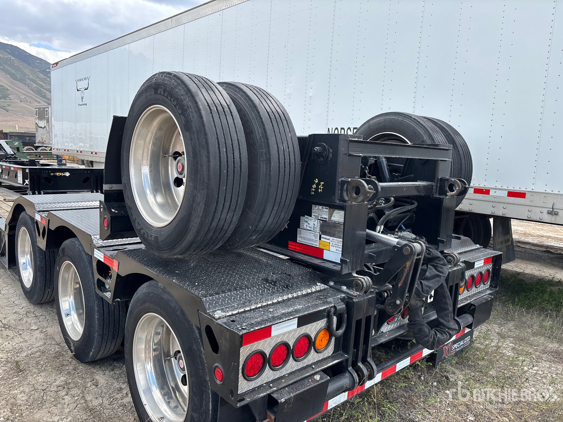 General Appearance with Picture, Left Rear Corner