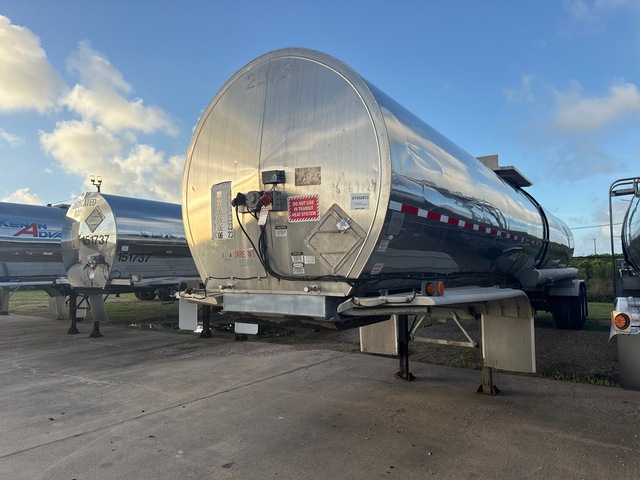 1987 Brenner MC-307-SS 7000 gal T/A Tanker Trailer