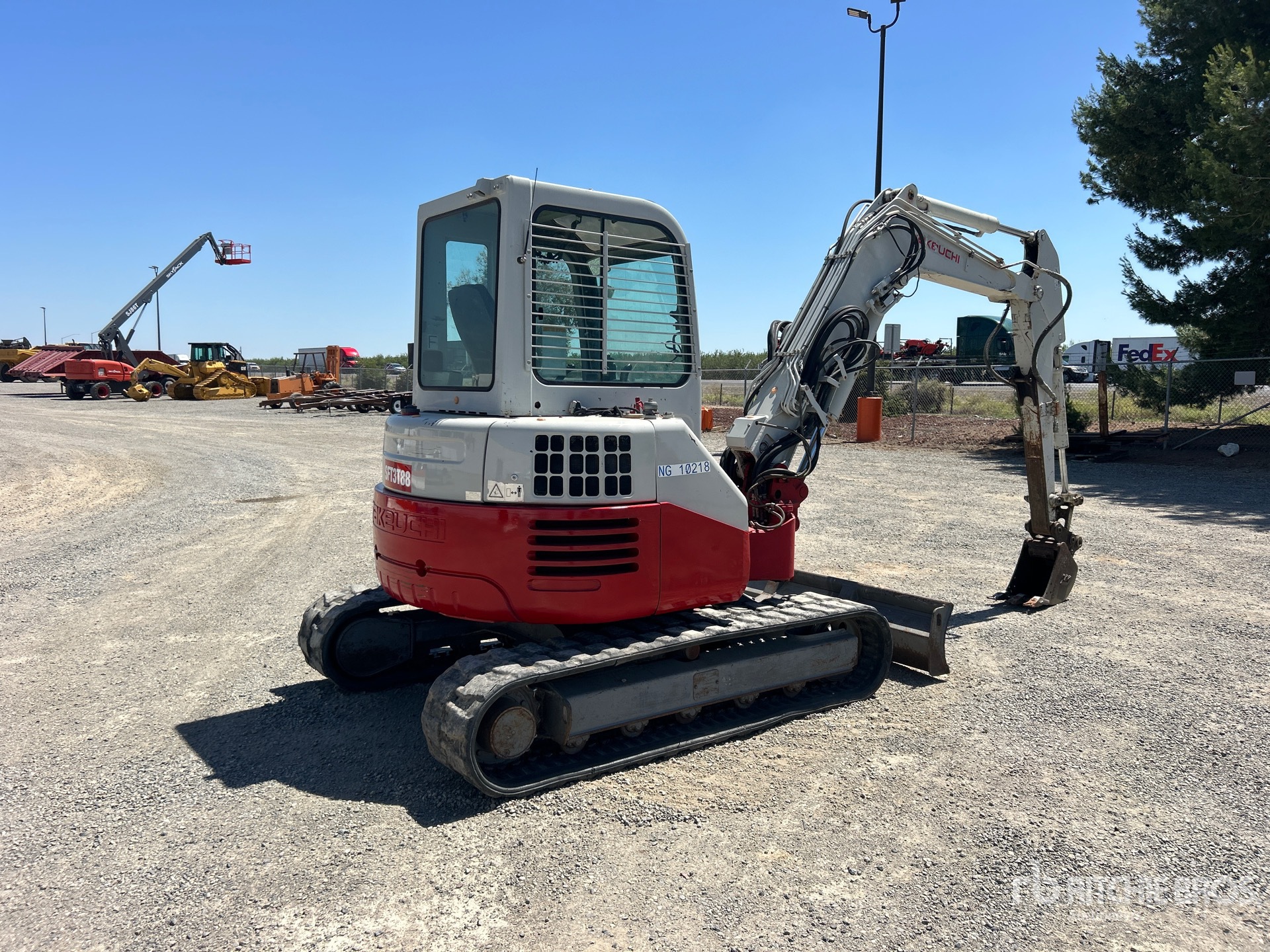 General Appearance with Picture, Right Rear Corner