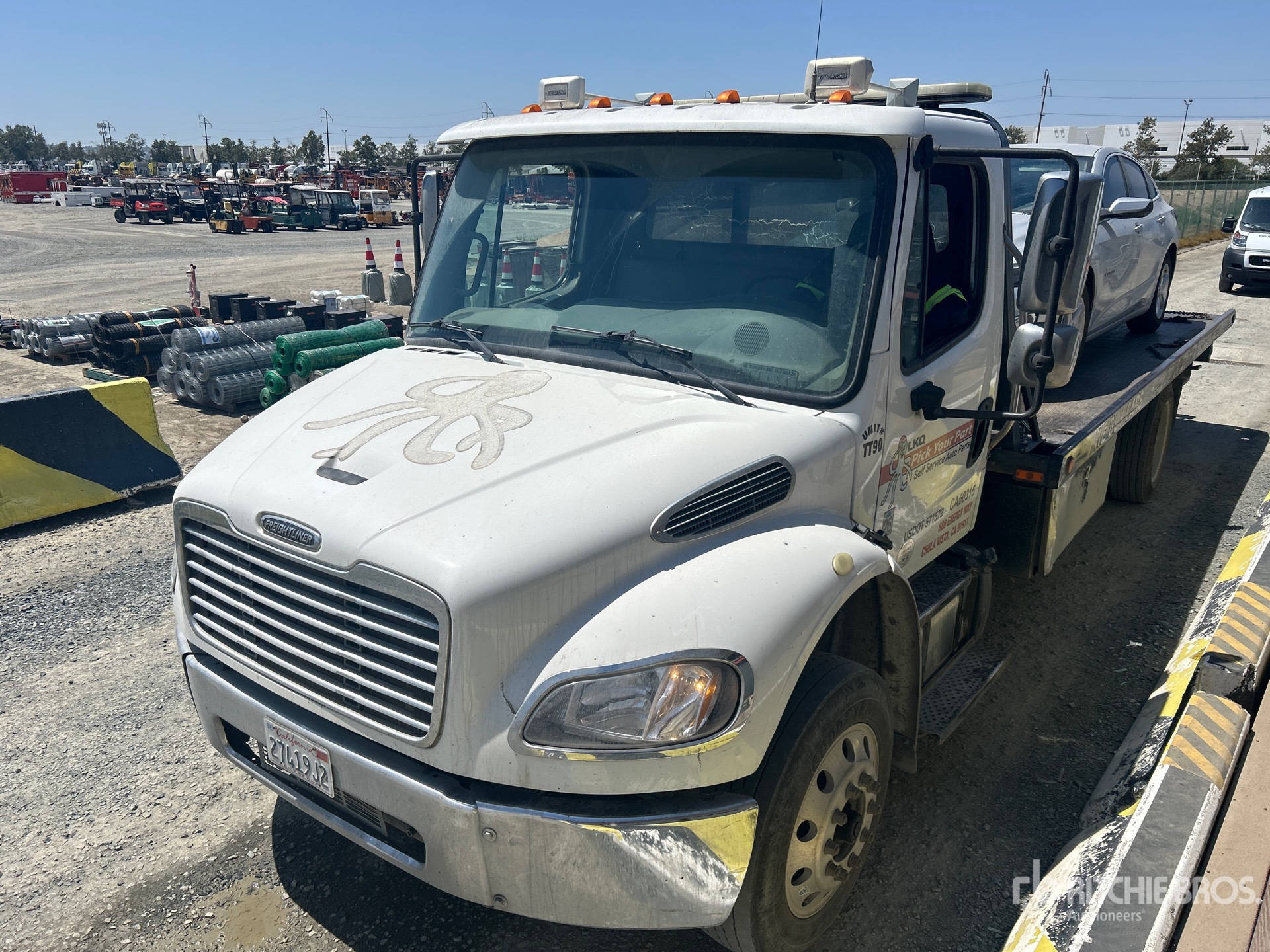 Photo of a 2018 Freightliner M2 106
