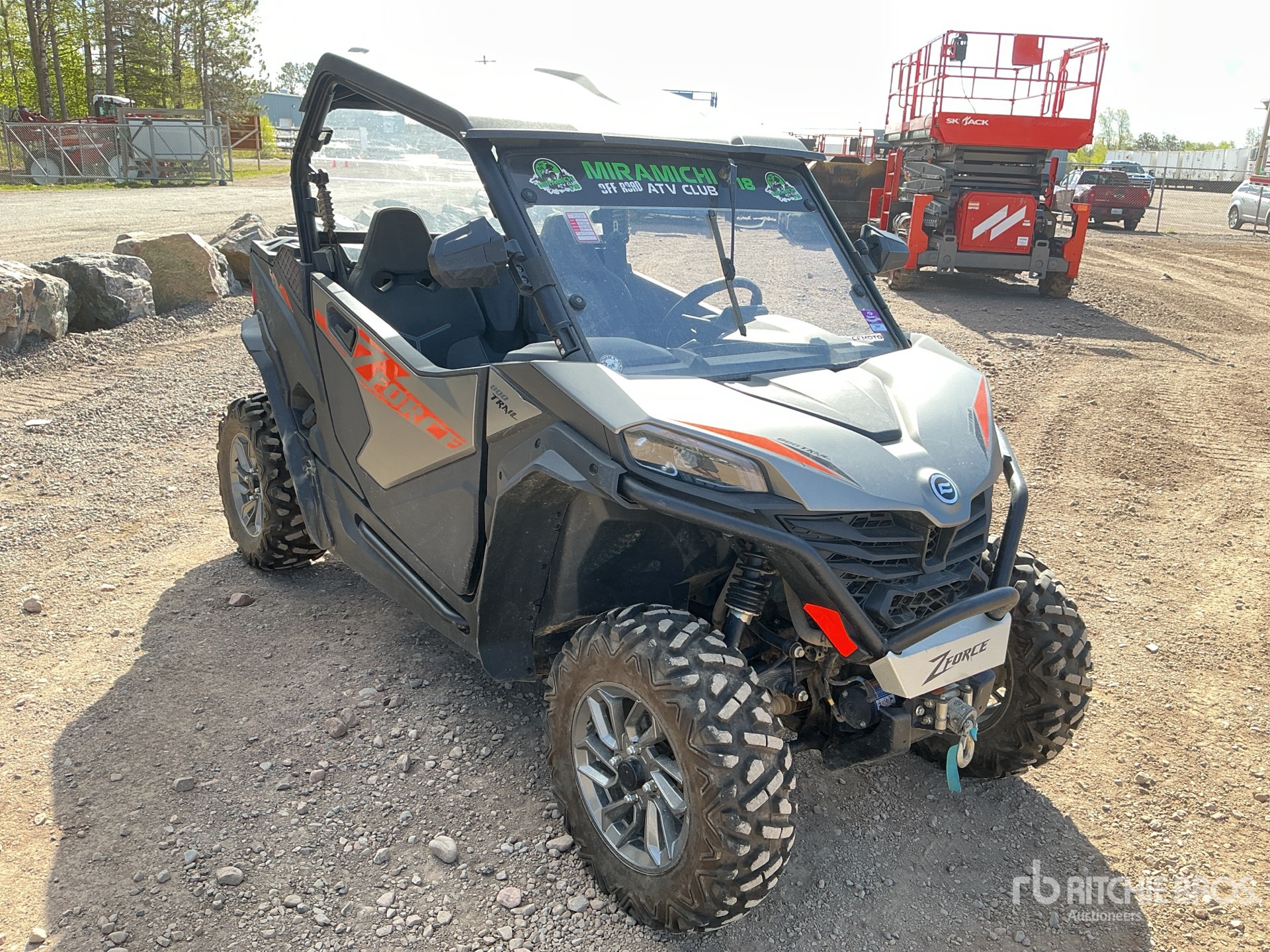 General Appearance with Picture, Right Front Corner