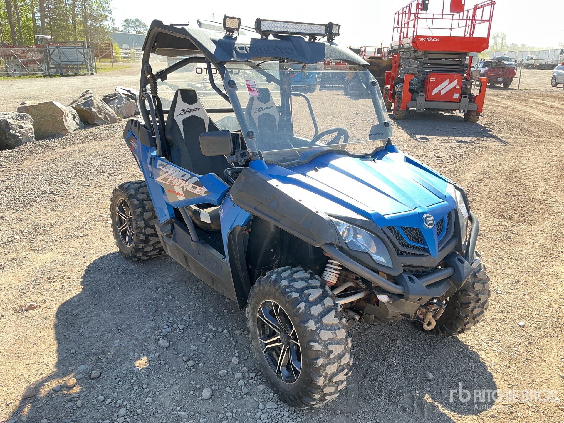 General Appearance with Picture, Right Front Corner