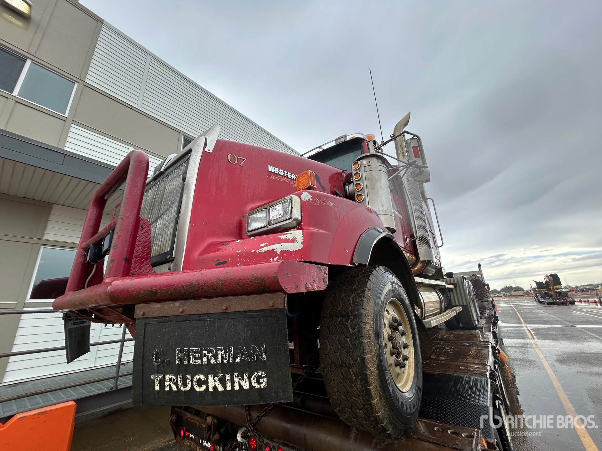 Photo of a 2003 Western Star 4900
