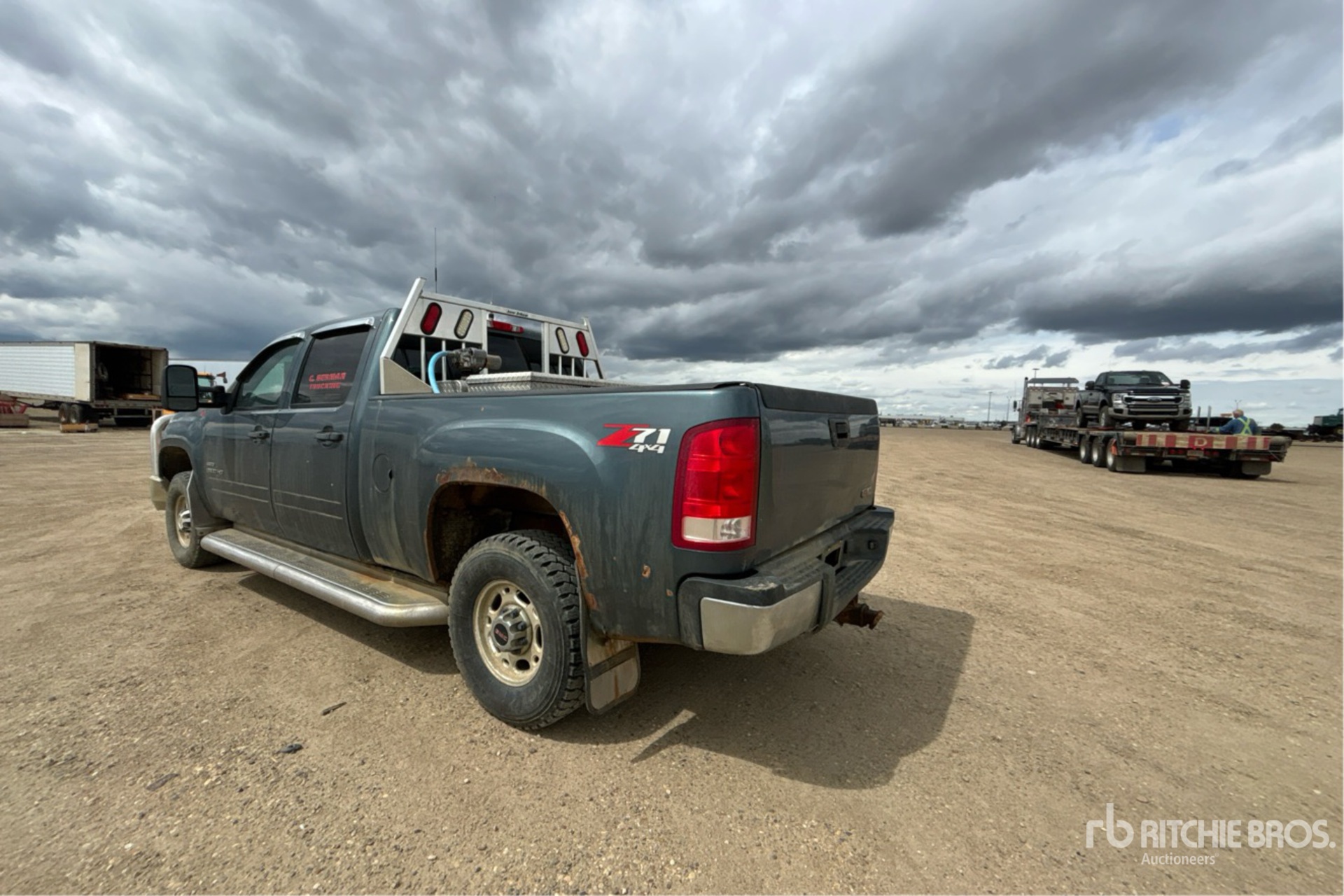 General Appearance with Picture, Left Rear Corner