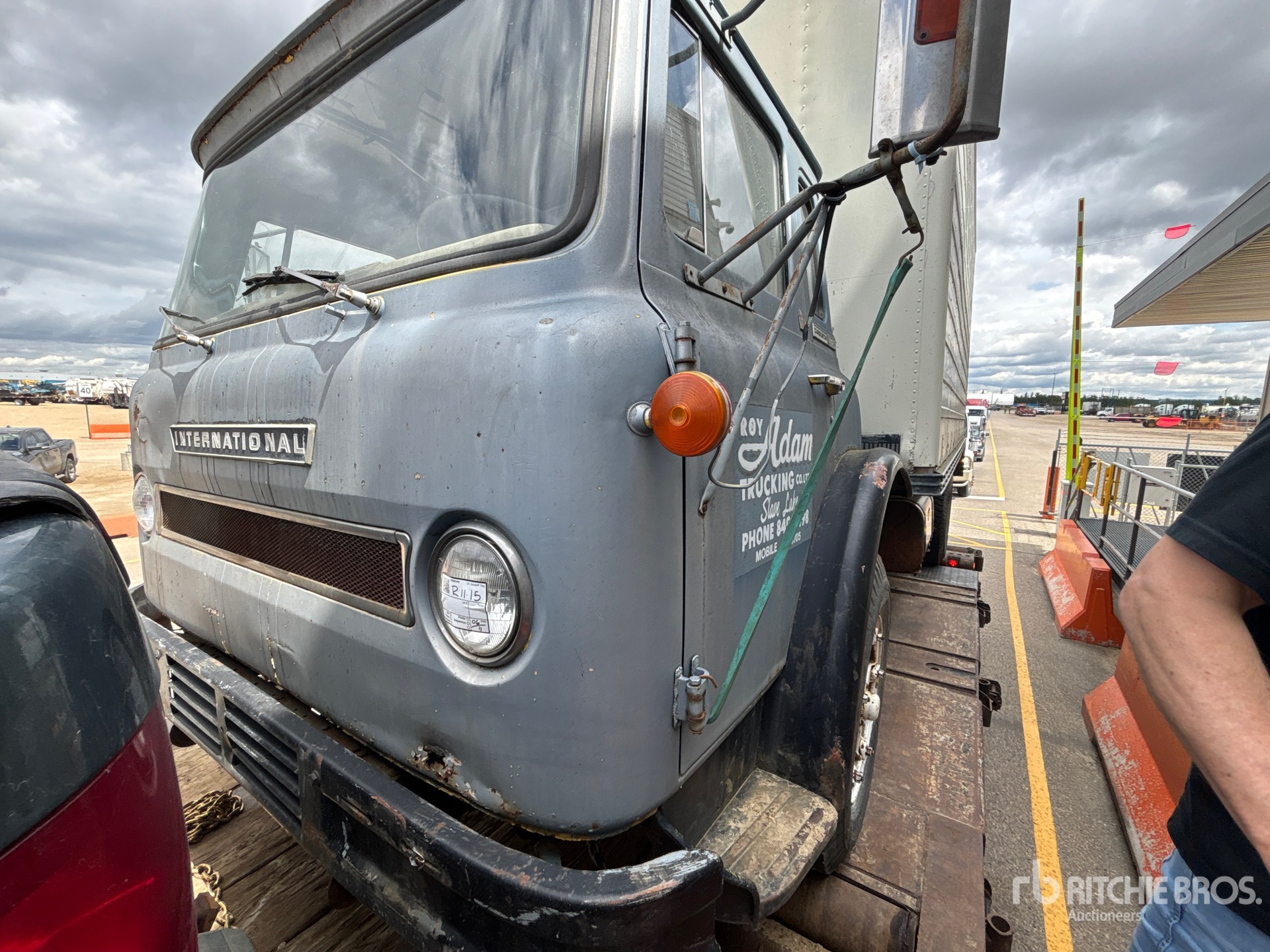 Photo of a 1971 International CARGOSTAR