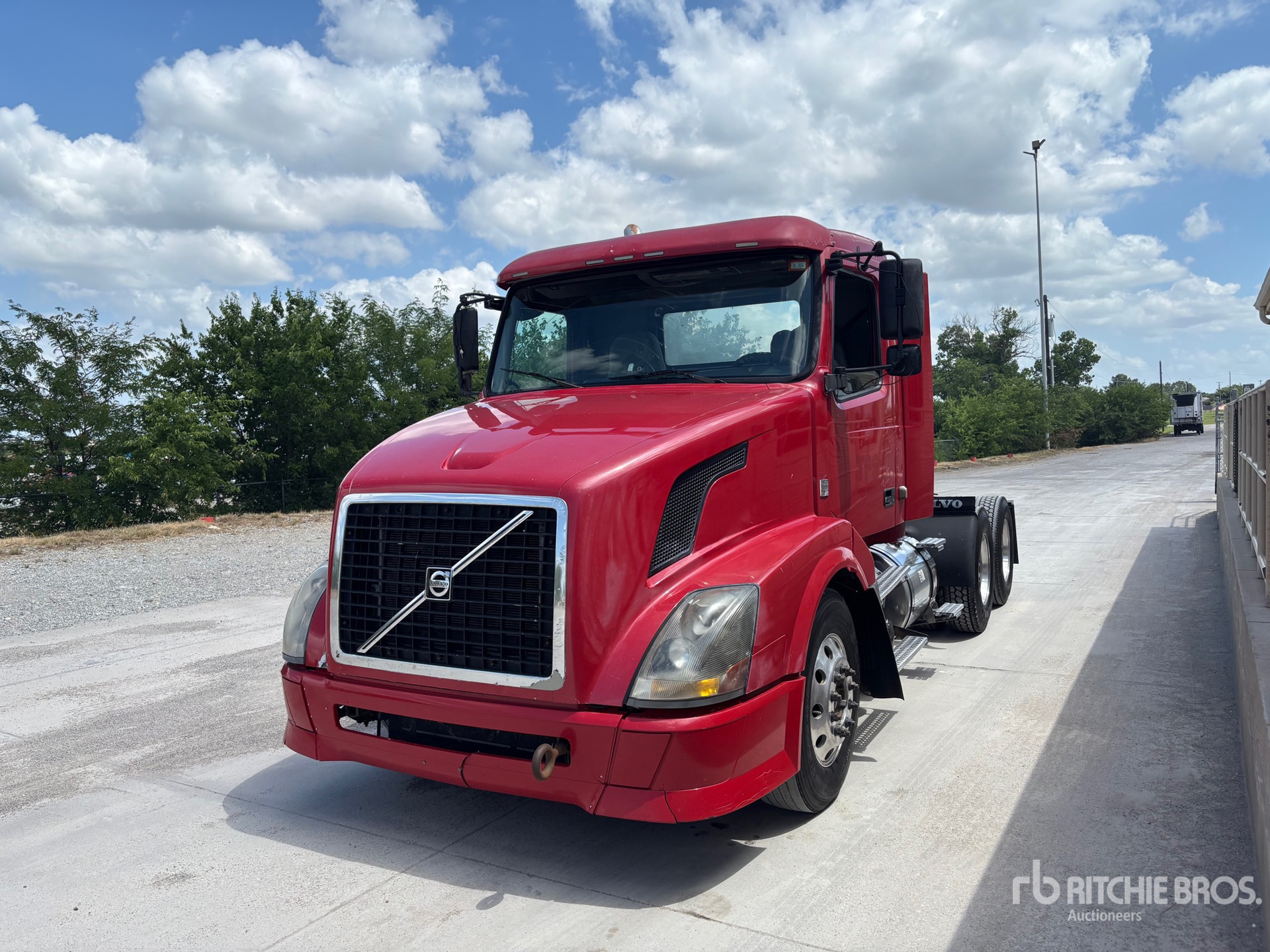 Photo of a 2010 Volvo VNL
