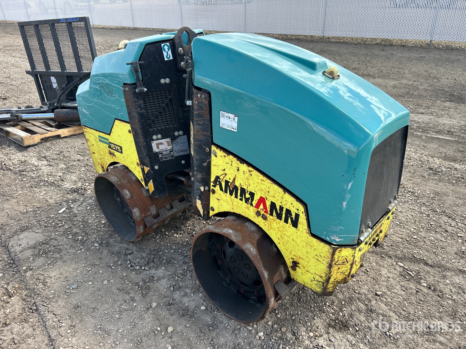 General Appearance with Picture, Right Front Corner