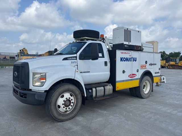 2016 Ford F-750 4x2 Service Truck