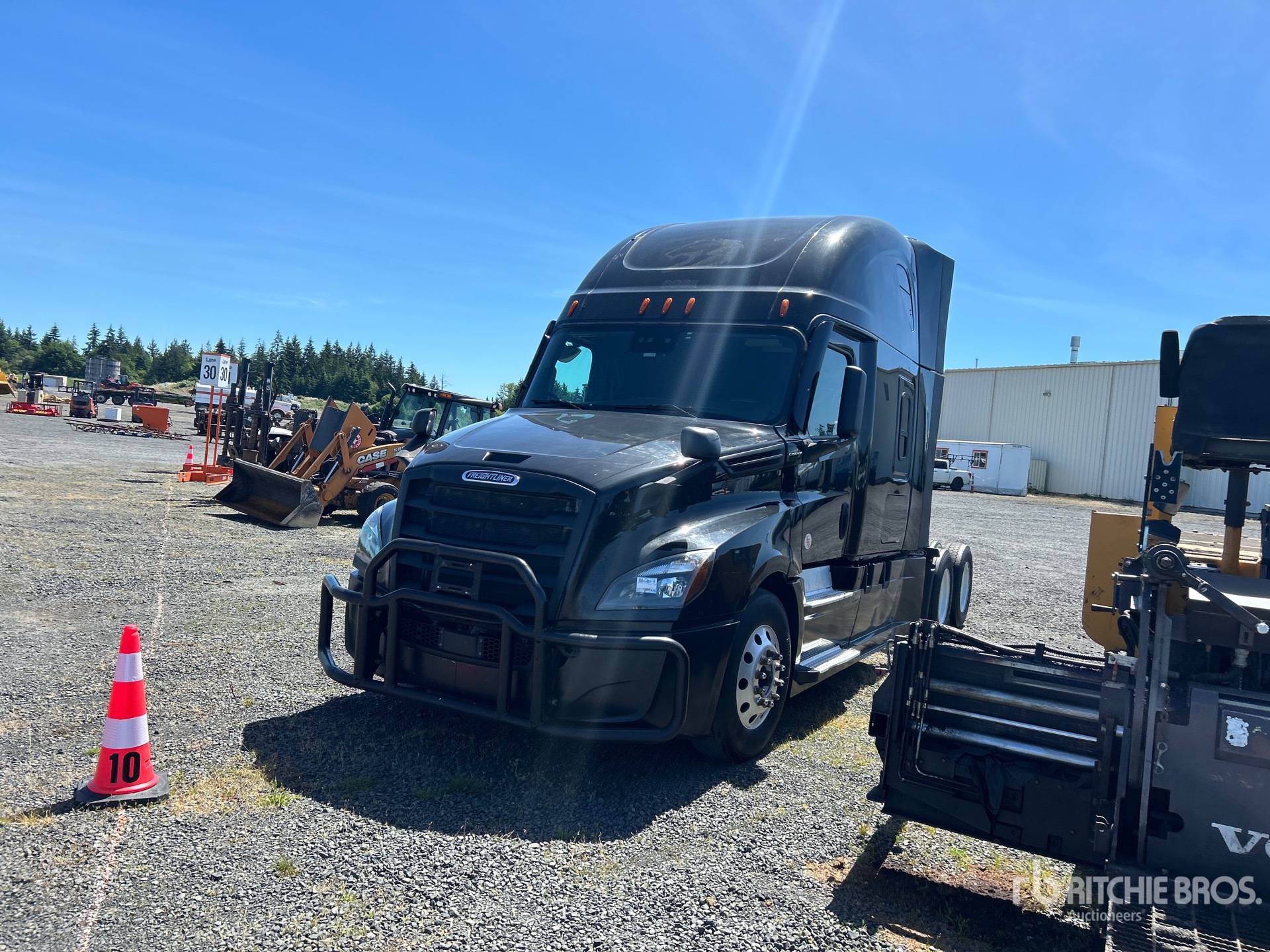 Photo of a 2021 Freightliner CASCADIA 126