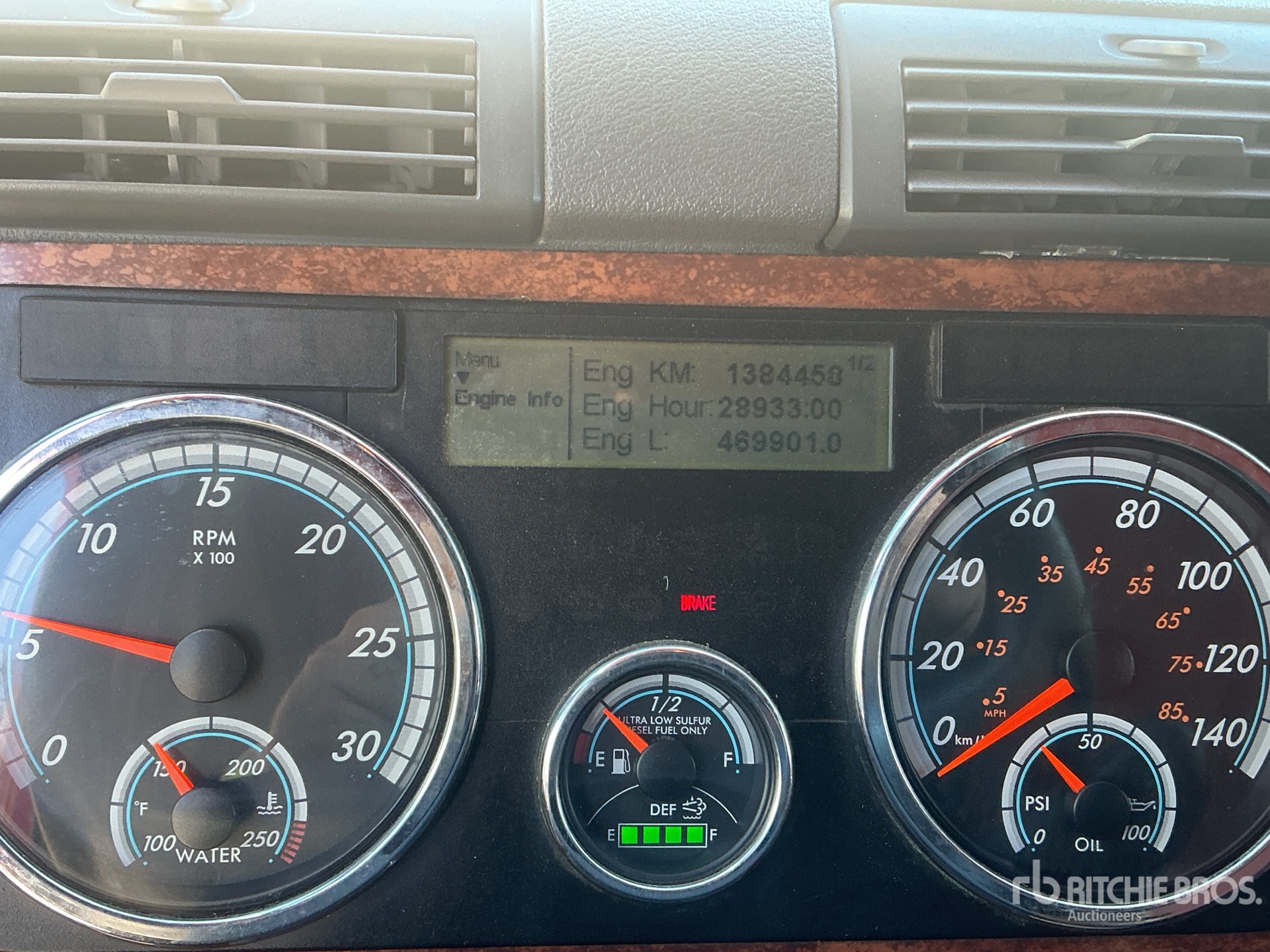 4 Transmision with Engine Hours