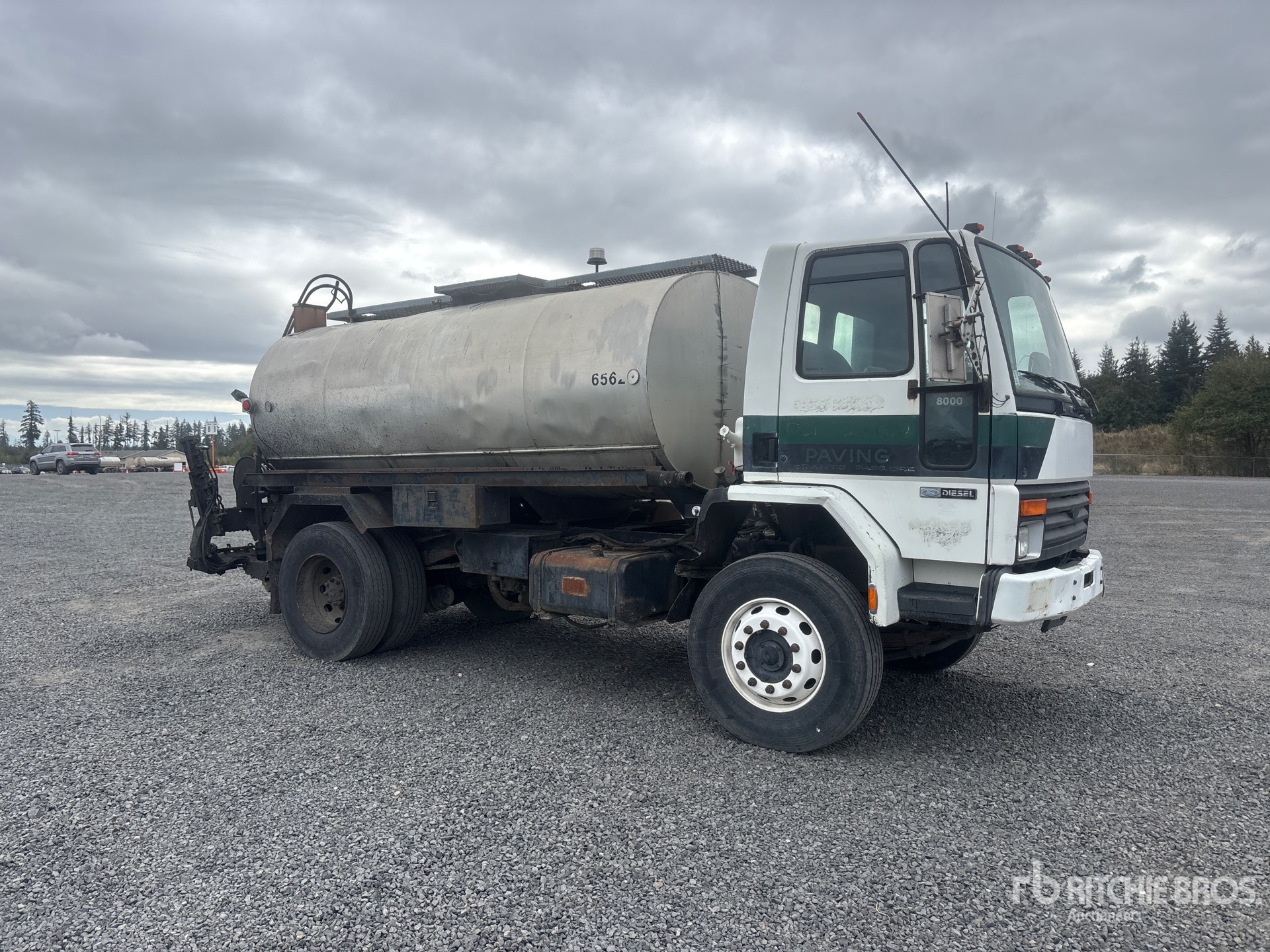 1987 Ford 1988 BEARCAT BC-401 2100 GAL ON 4X2