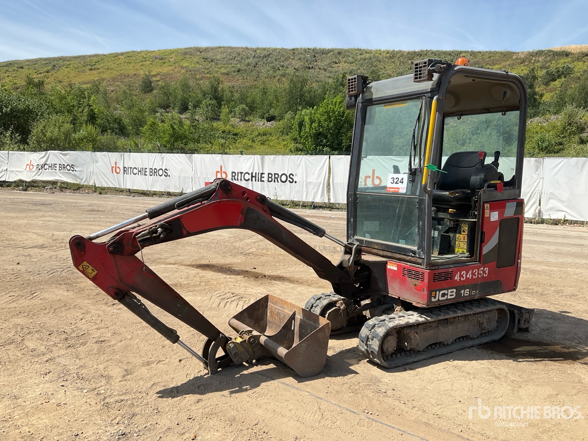 Photo of a 2019 JCB 16C-1