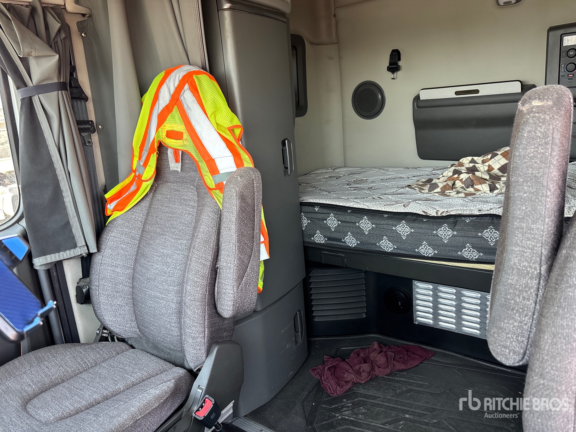 2019 Volvo VNL