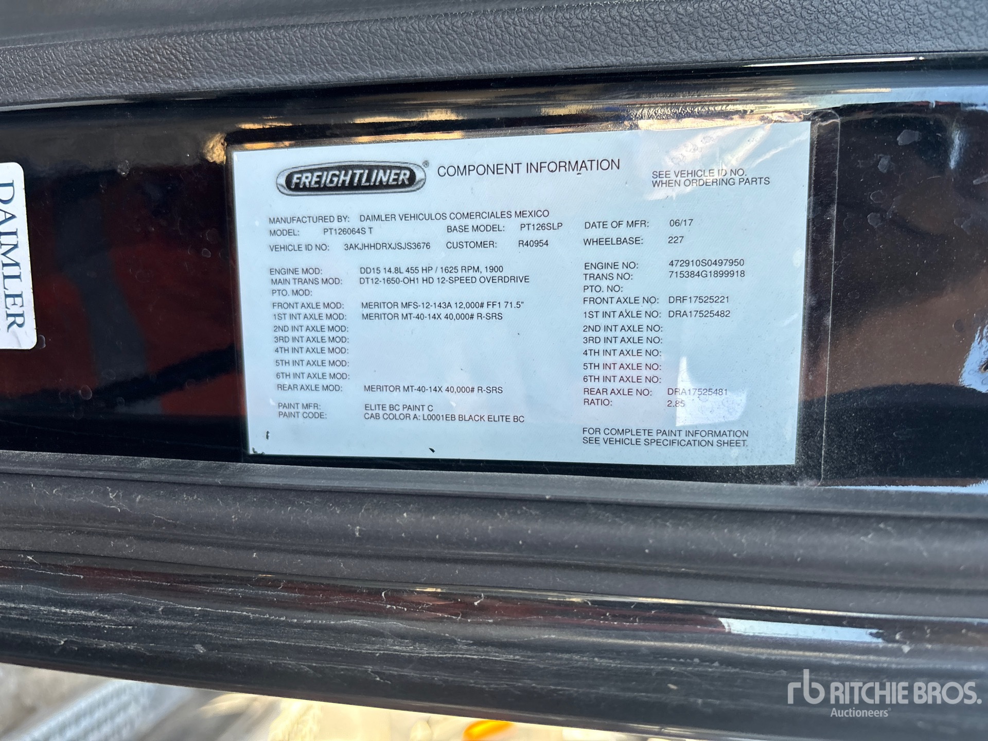 2018 Freightliner CASCADIA 126