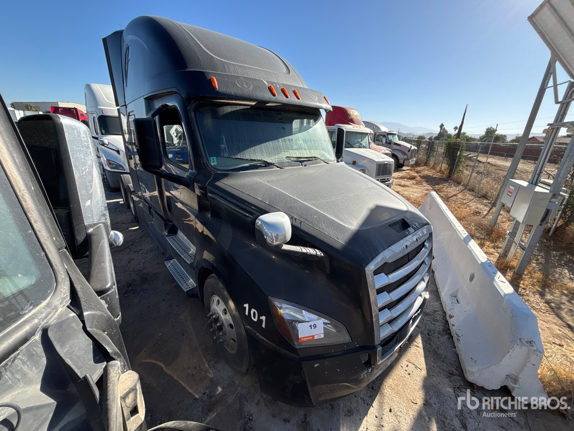2018 Freightliner CASCADIA 126
