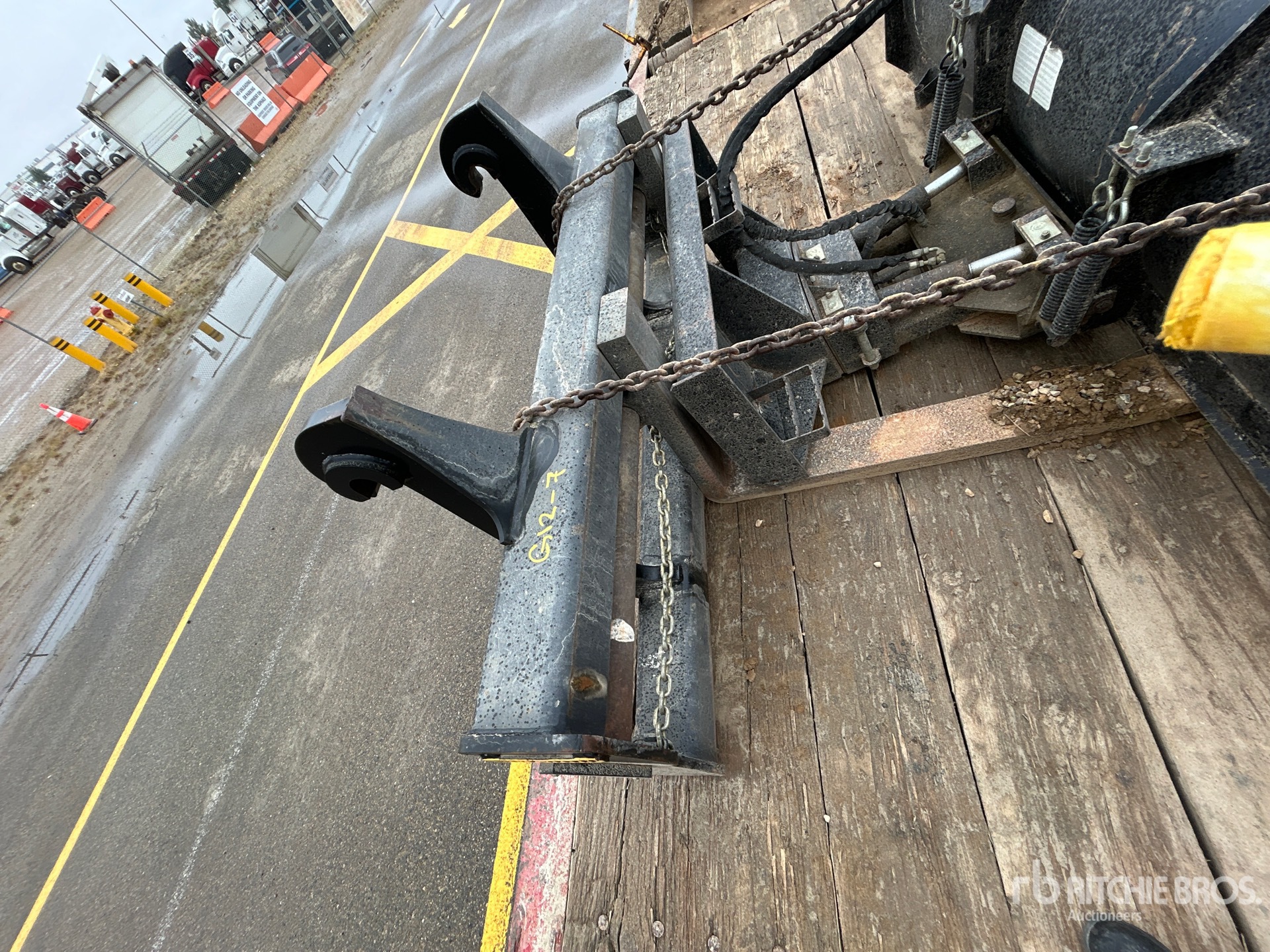 Photo of a 2015 John Deere 624K