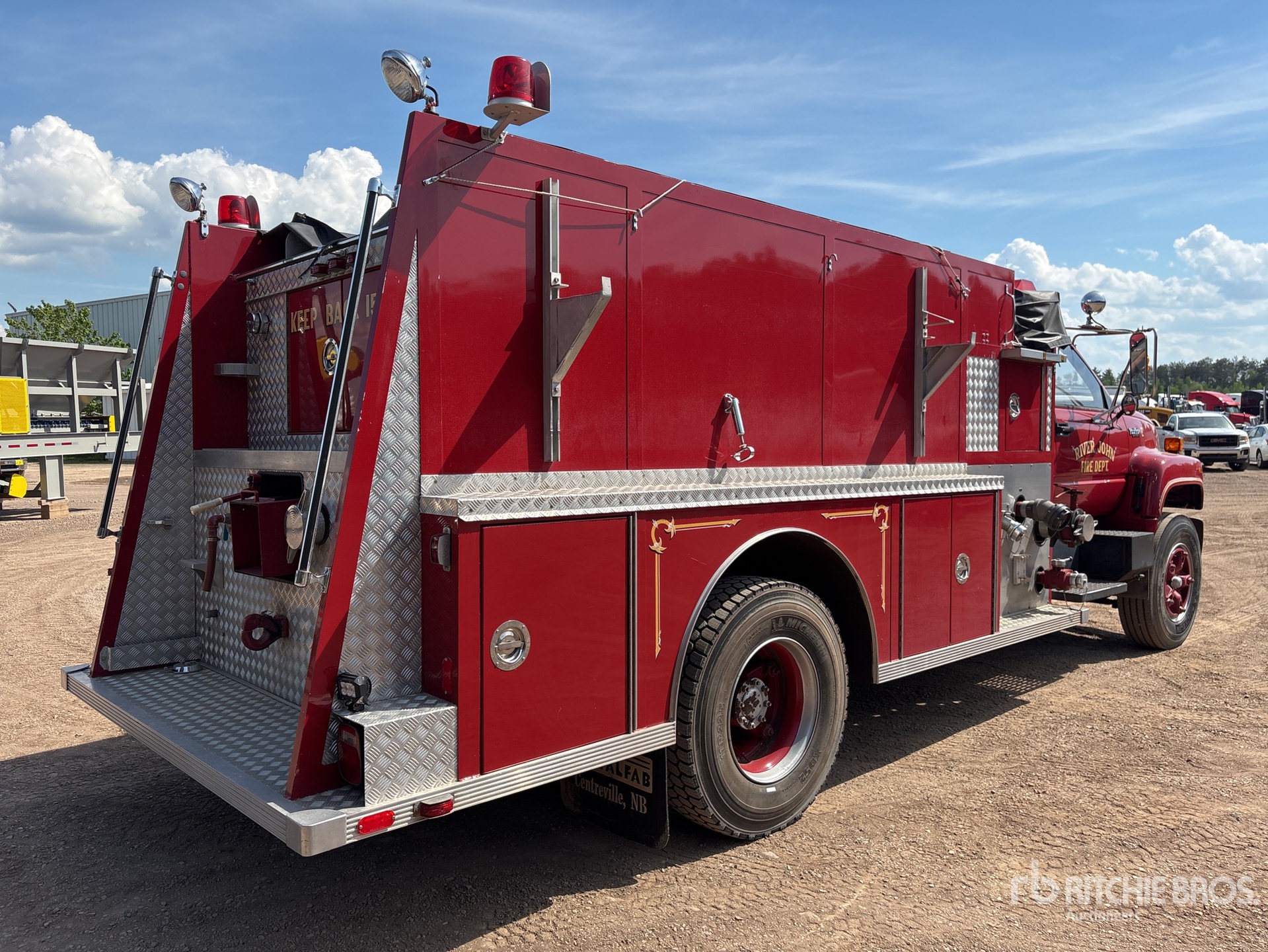 General Appearance with Picture, Right Rear Corner