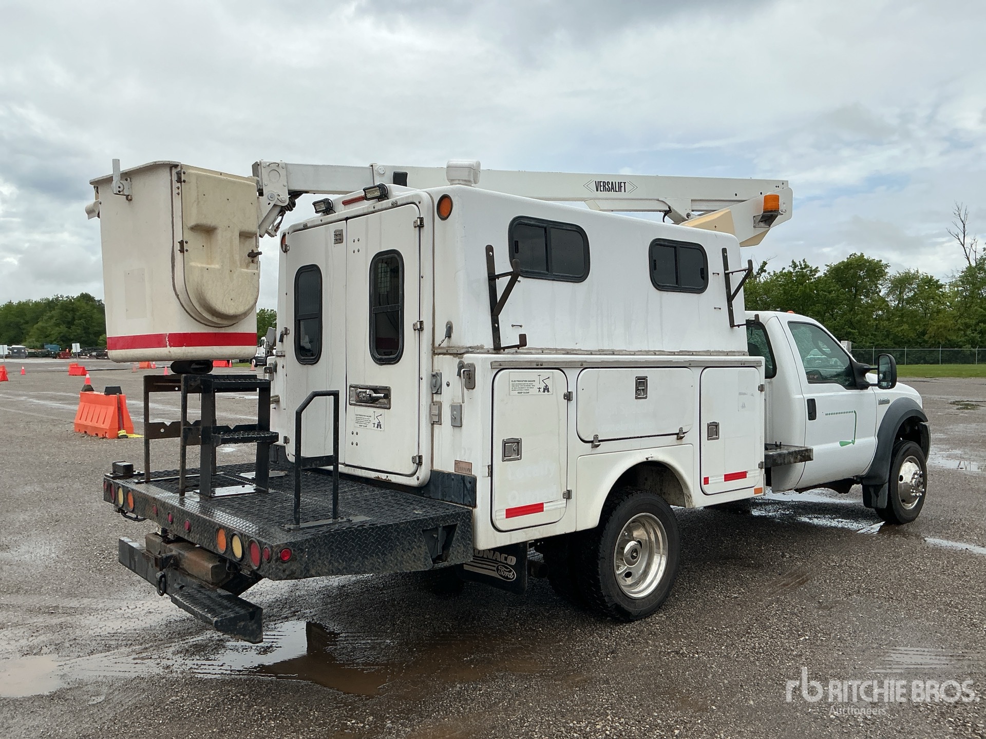 General Appearance with Picture, Right Rear Corner