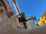 Hydraulics with Bucket Tilt Cylinders