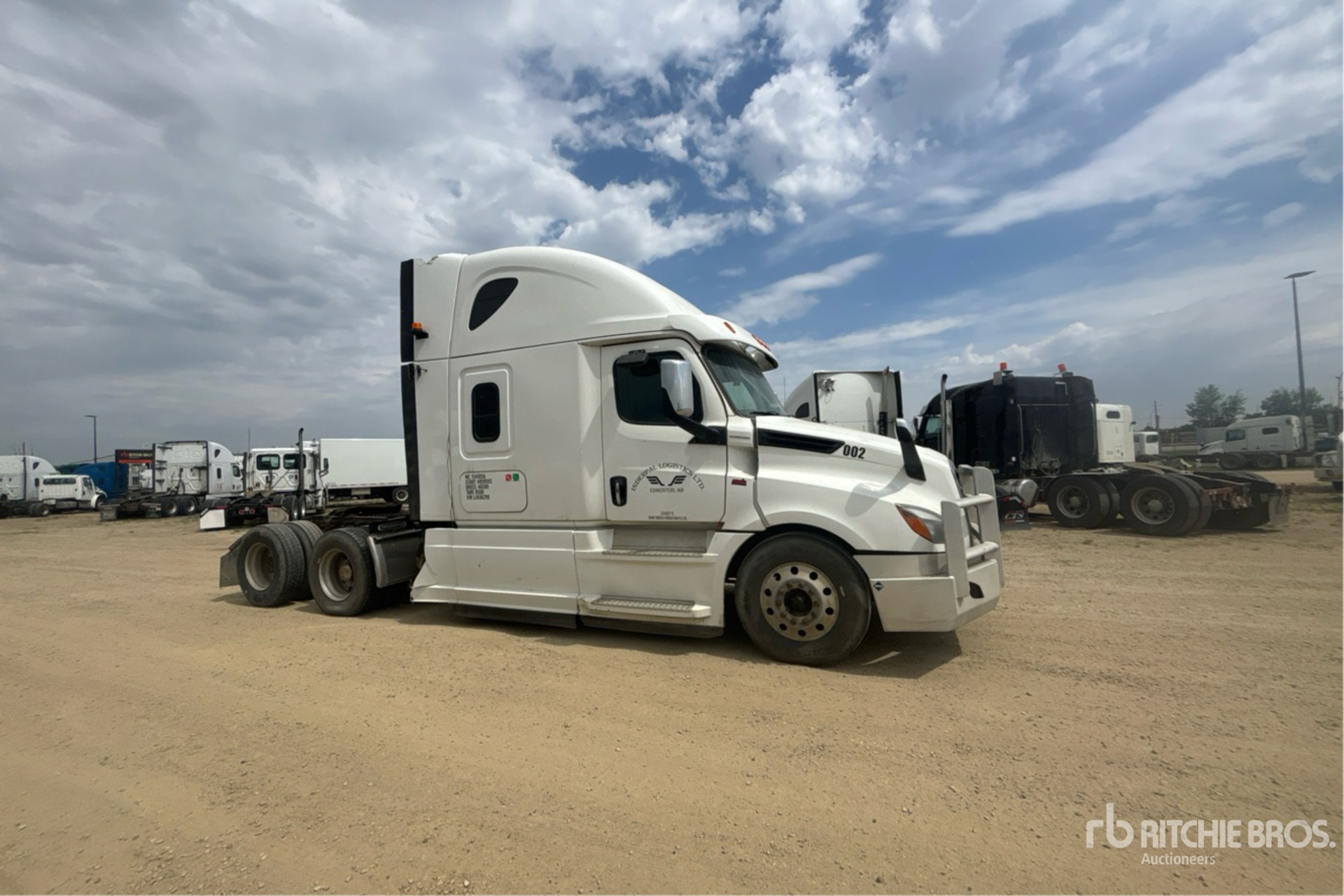 2020 Freightliner CASCADIA 126