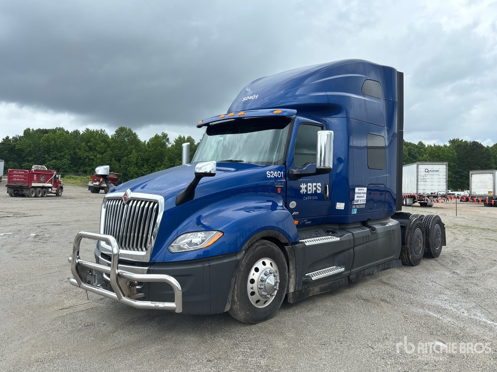Photo of 2024 International LT625