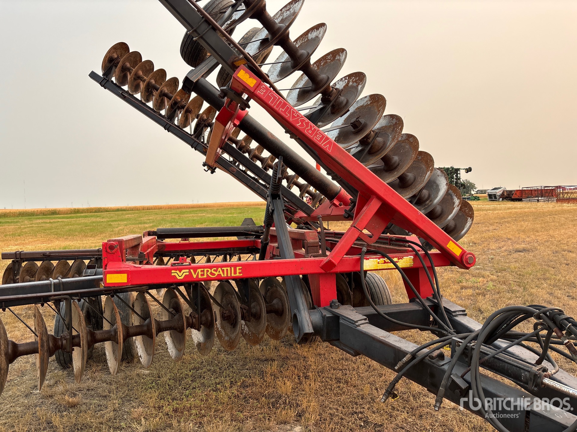 Versatile 28 FT TANDEM
