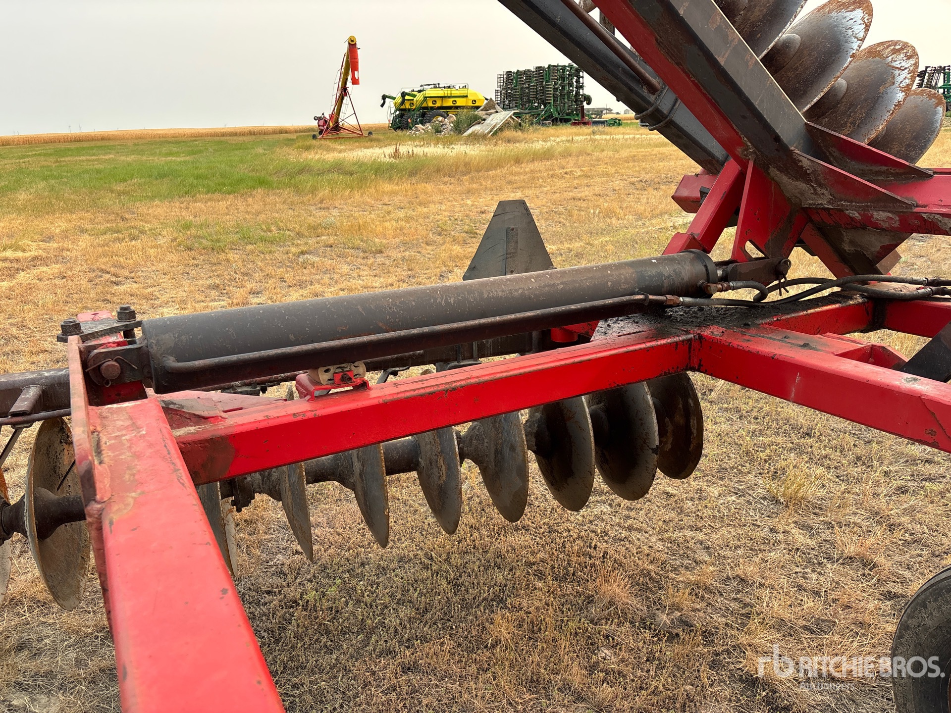 Versatile 28 FT TANDEM
