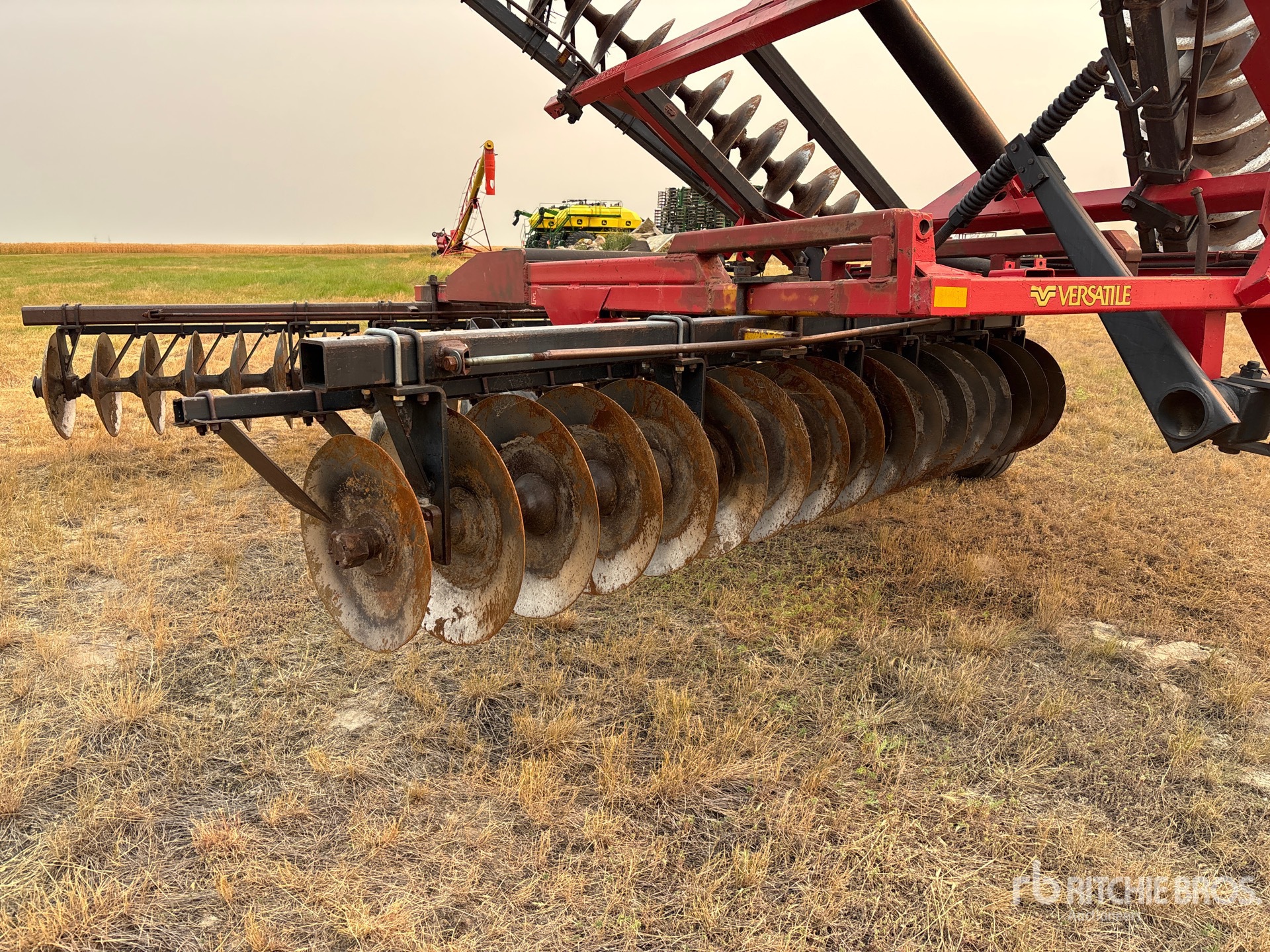 Versatile 28 FT TANDEM