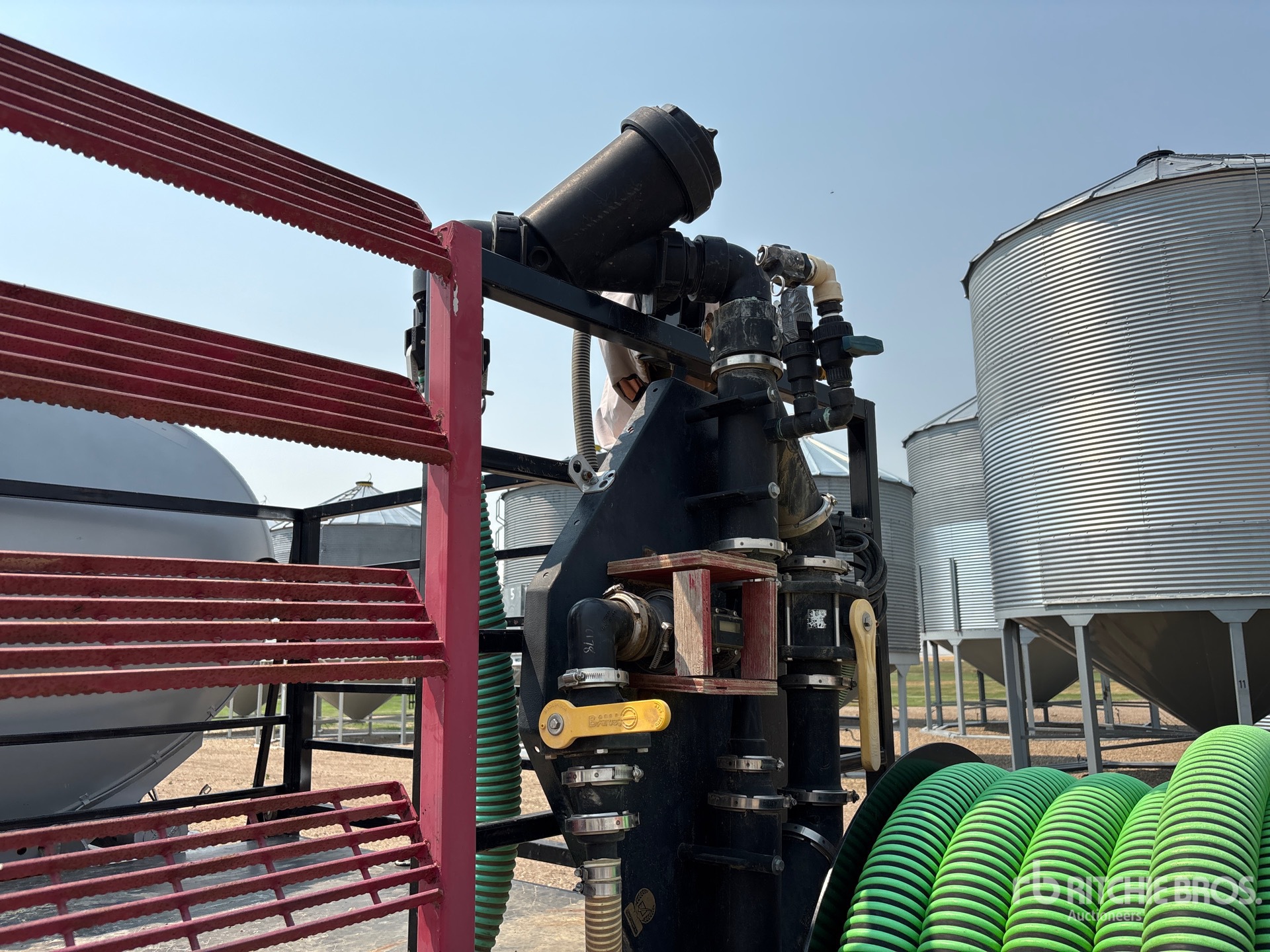 1997 Advance 10000 GAL TRI/A