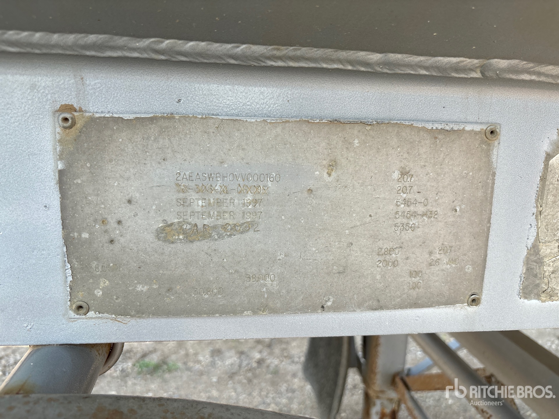 1997 Advance 10000 GAL TRI/A