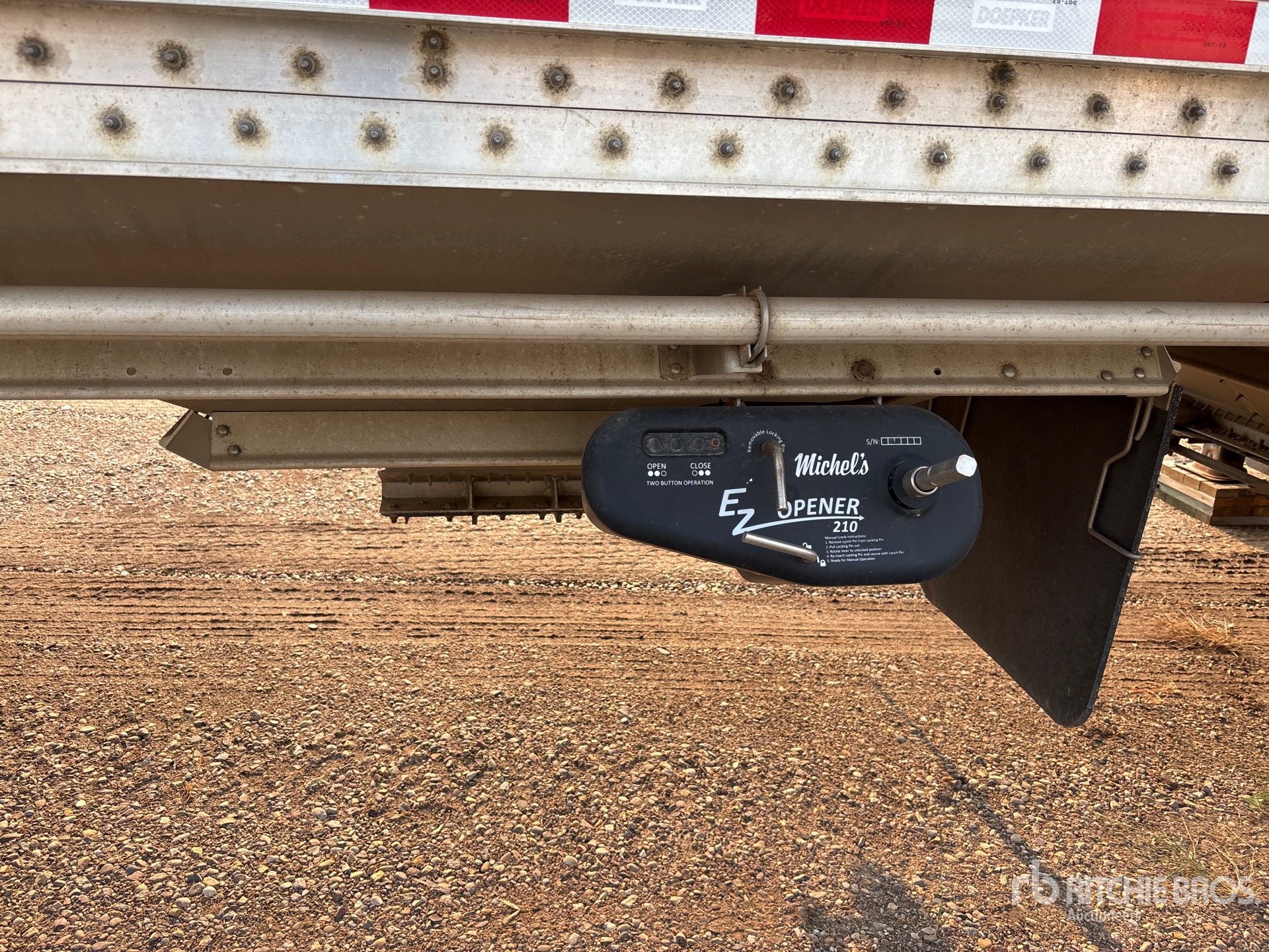 2018 Doepker 28 FT TRI/A SUPER B-TRAIN LEAD