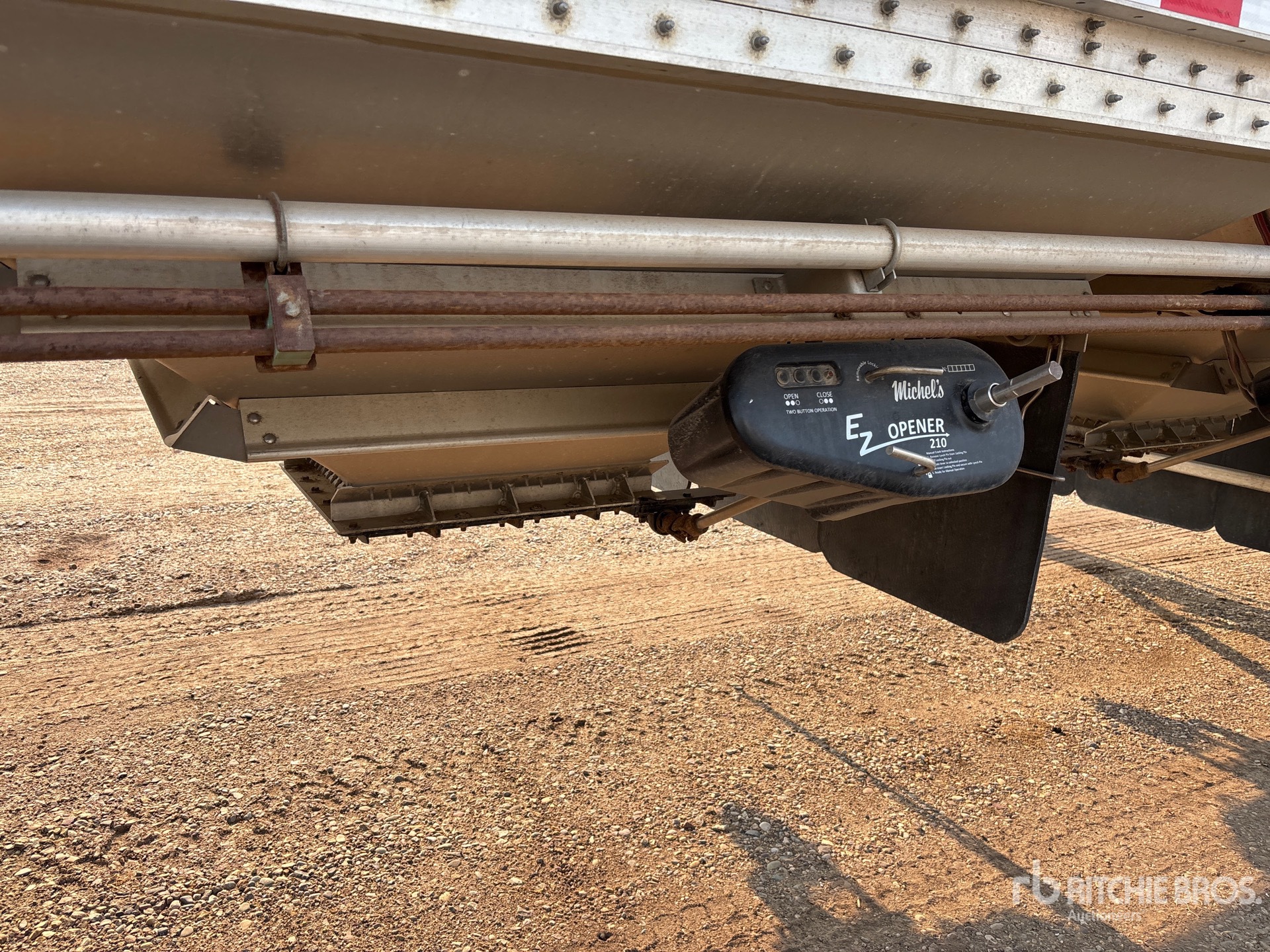 2018 Doepker 28 FT TRI/A SUPER B-TRAIN LEAD