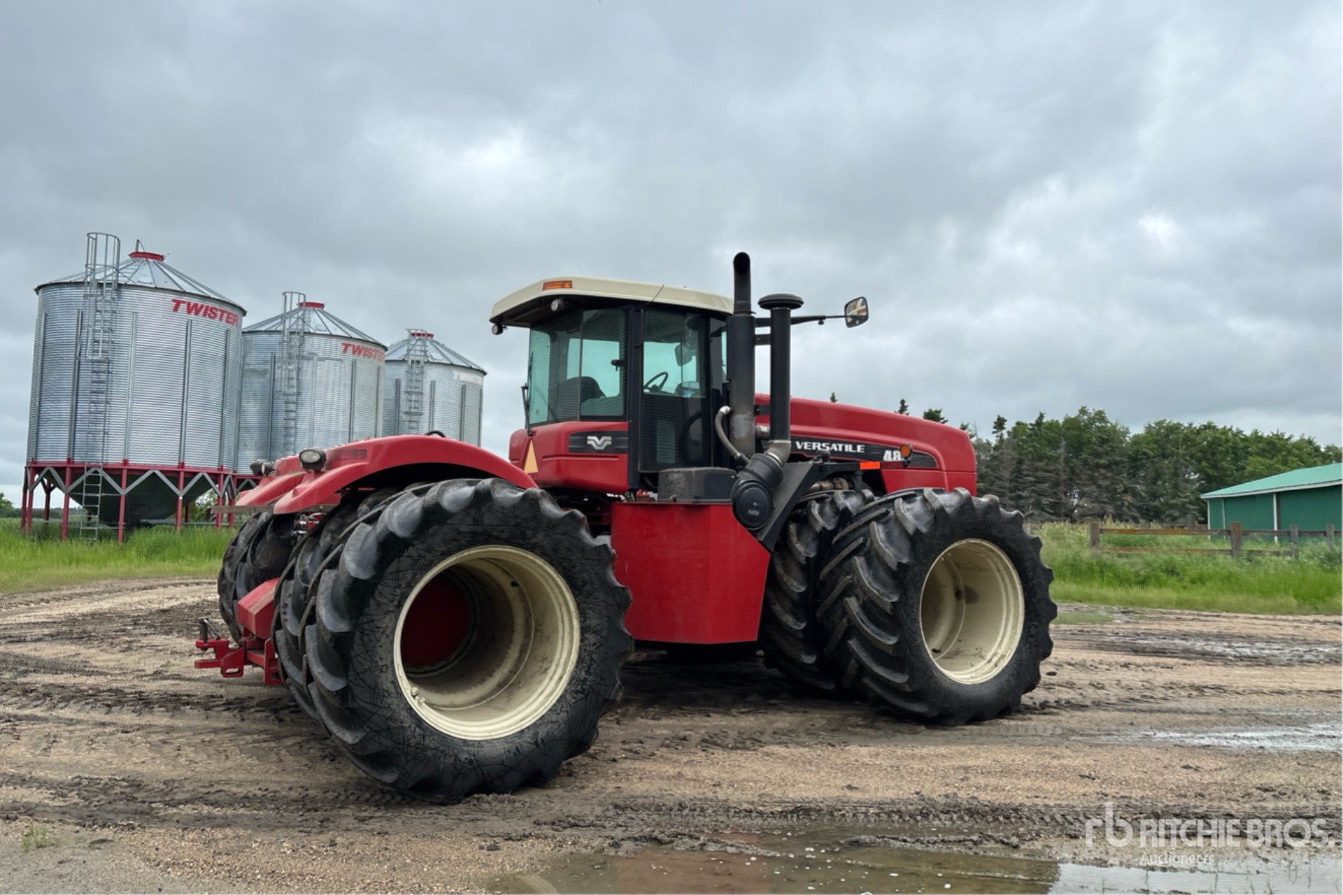 2010 Versatile 485