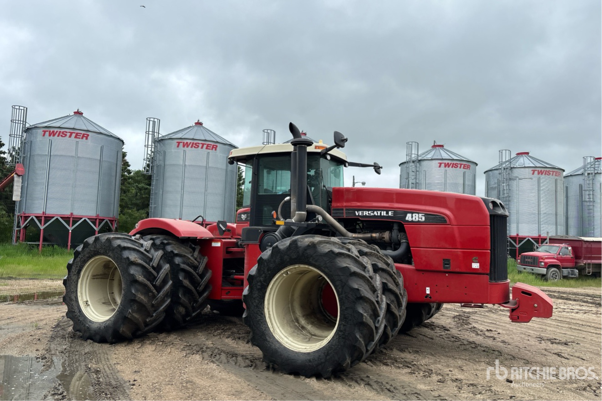 2010 Versatile 485