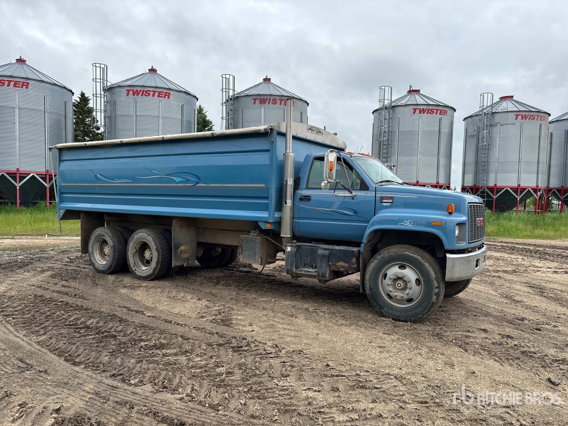 2002 GMC C8500